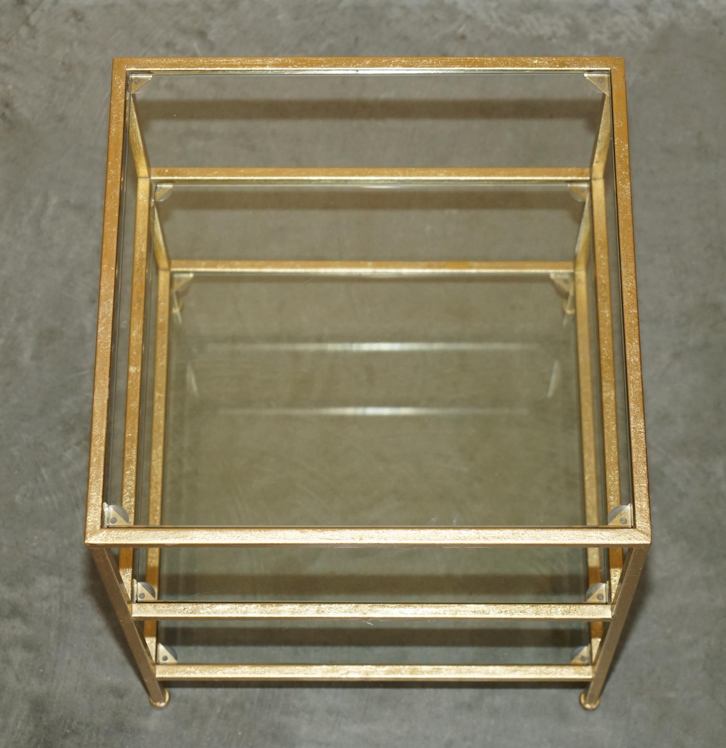 Metal FINE PAIR OF VINTAGE GOLD LEAF PAINTED & GLASS THREE TiER ETAGERE SIDE TABLES For Sale