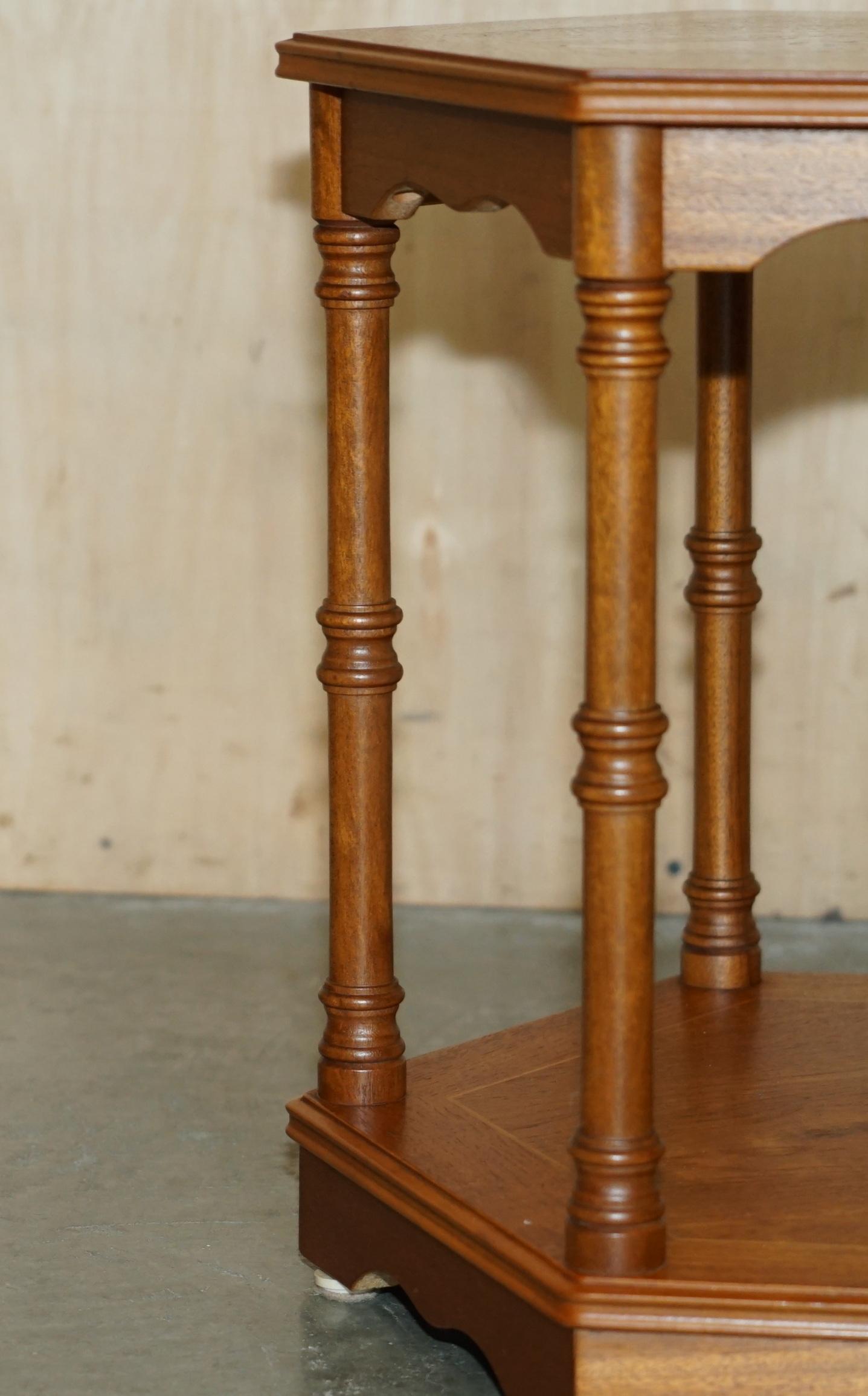 Late 20th Century FINE PAIR OF VINTAGE HEXAGONAL SIDE END TABLES WITH CHIPPENDALE BAMBOO PILLARs For Sale