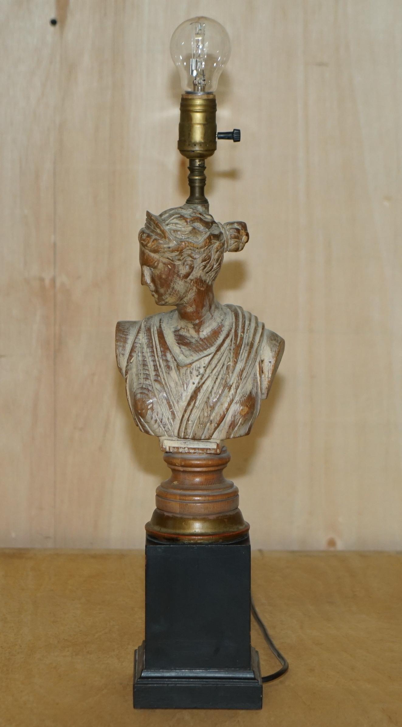 Fine Pair of Vintage Neoclassical French Carved Wood Limed Oak Bust Lamps For Sale 6