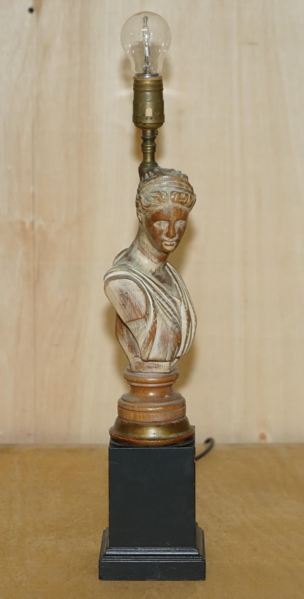 Fine Pair of Vintage Neoclassical French Carved Wood Limed Oak Bust Lamps For Sale 10