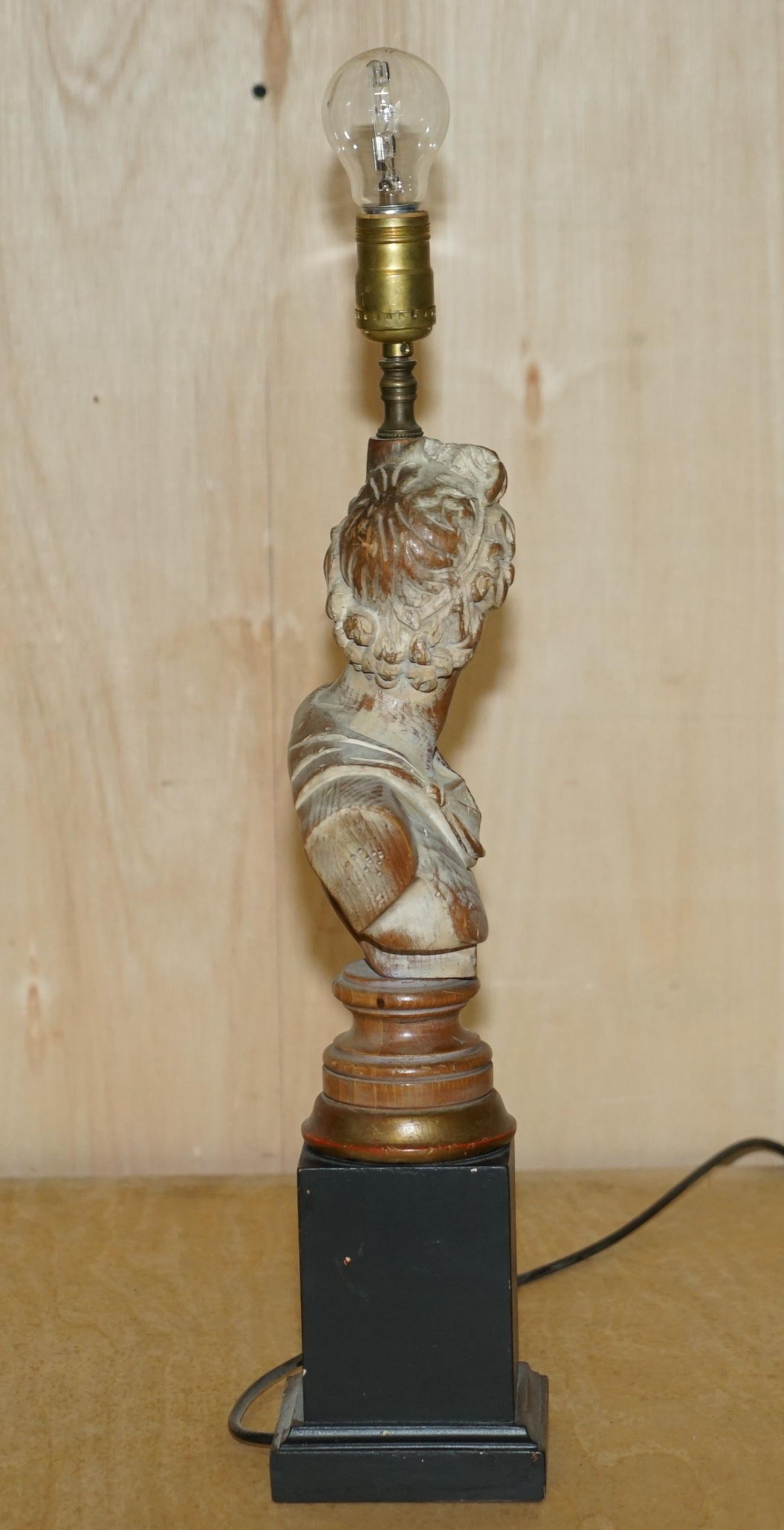 Fine Pair of Vintage Neoclassical French Carved Wood Limed Oak Bust Lamps For Sale 3