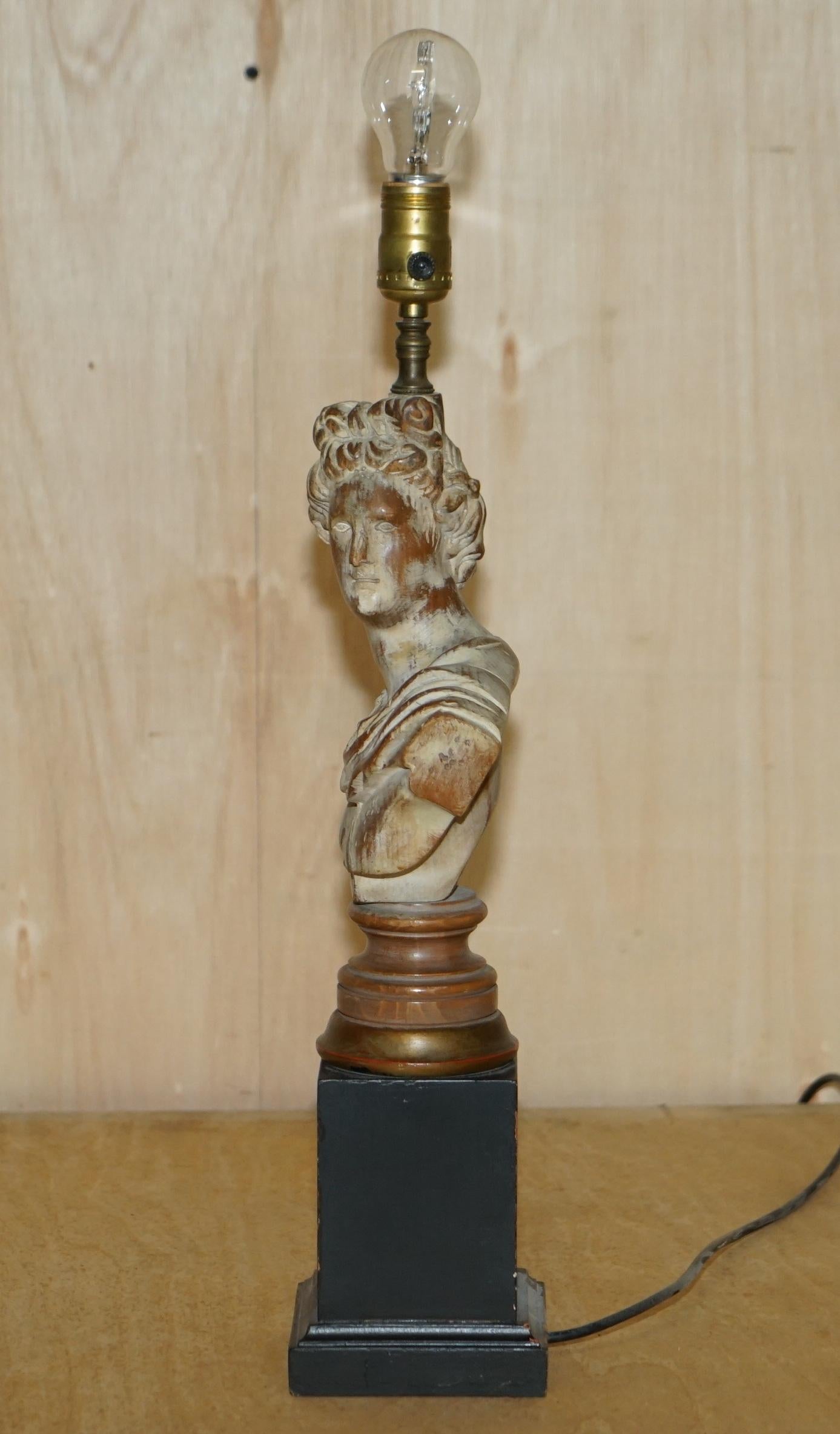 Fine Pair of Vintage Neoclassical French Carved Wood Limed Oak Bust Lamps For Sale 4