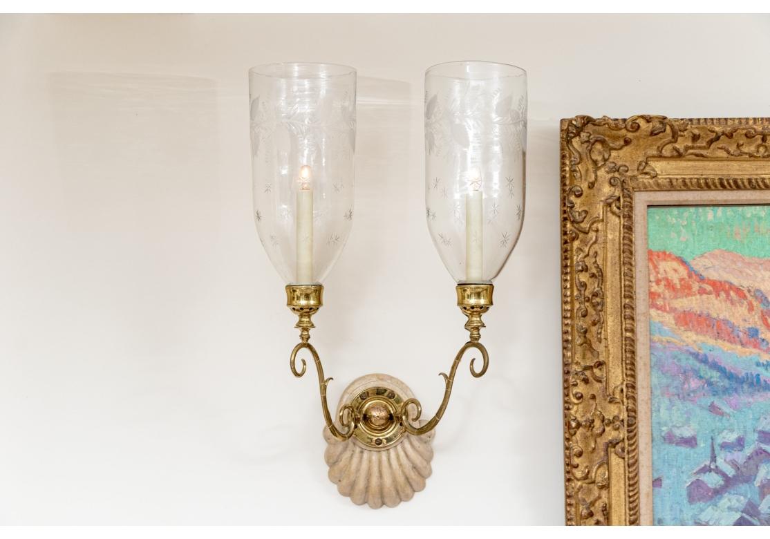 Pareja De Apliques De Pared De Latón Grabado Y Cristal Vintage Nestle Twin Light en venta 6