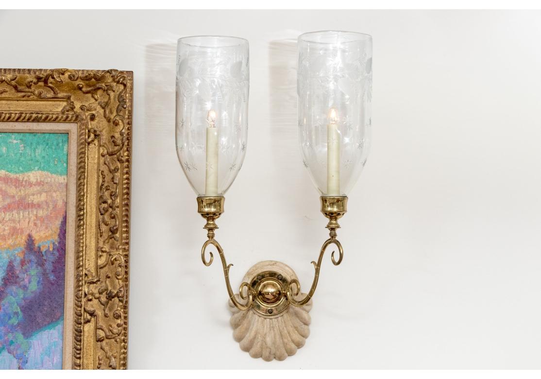 Pareja De Apliques De Pared De Latón Grabado Y Cristal Vintage Nestle Twin Light en venta 2