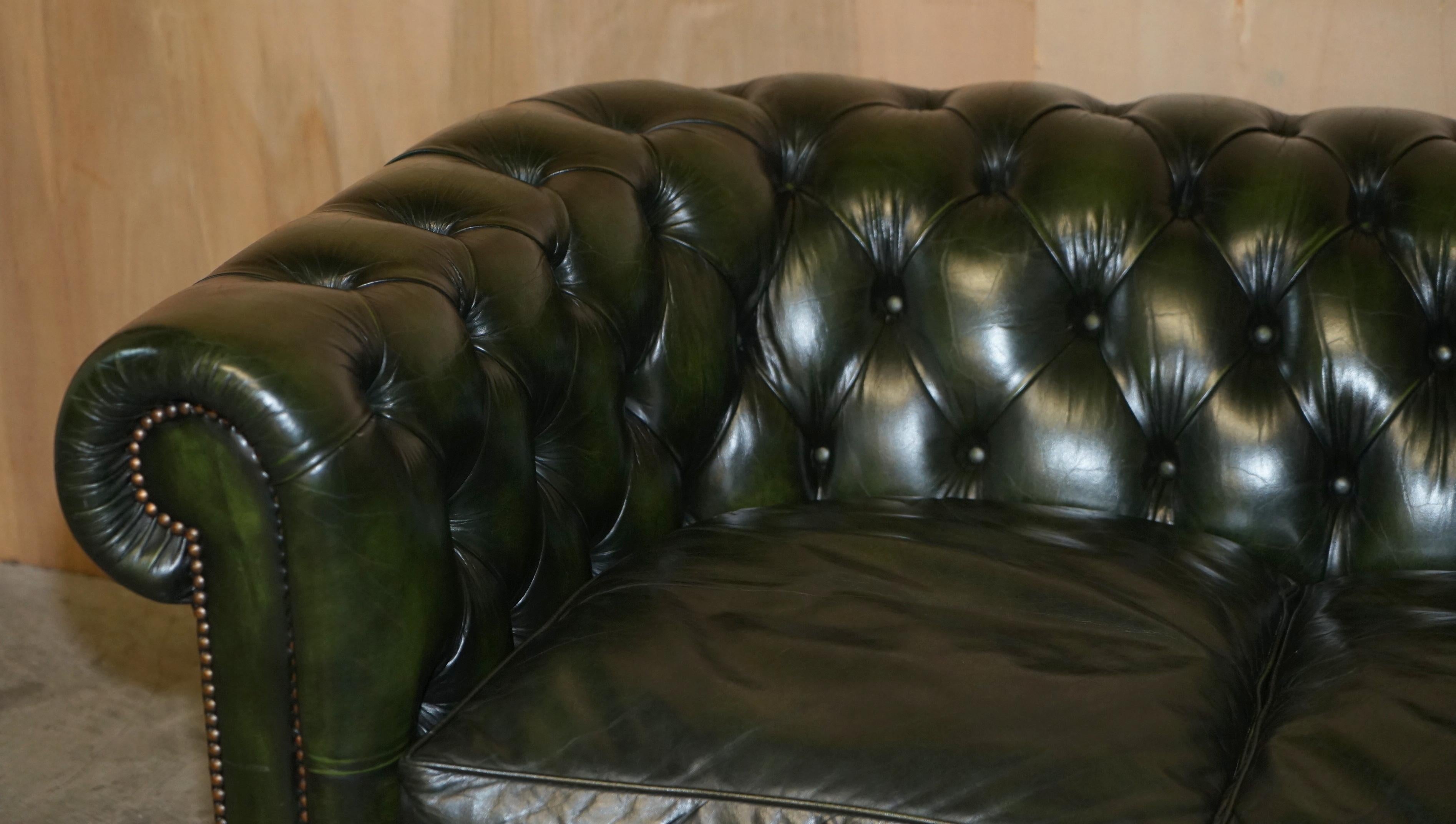 Fine Pair of Vintage Regency Green Leather Serpentine Fronted Chesterfield Sofas 9
