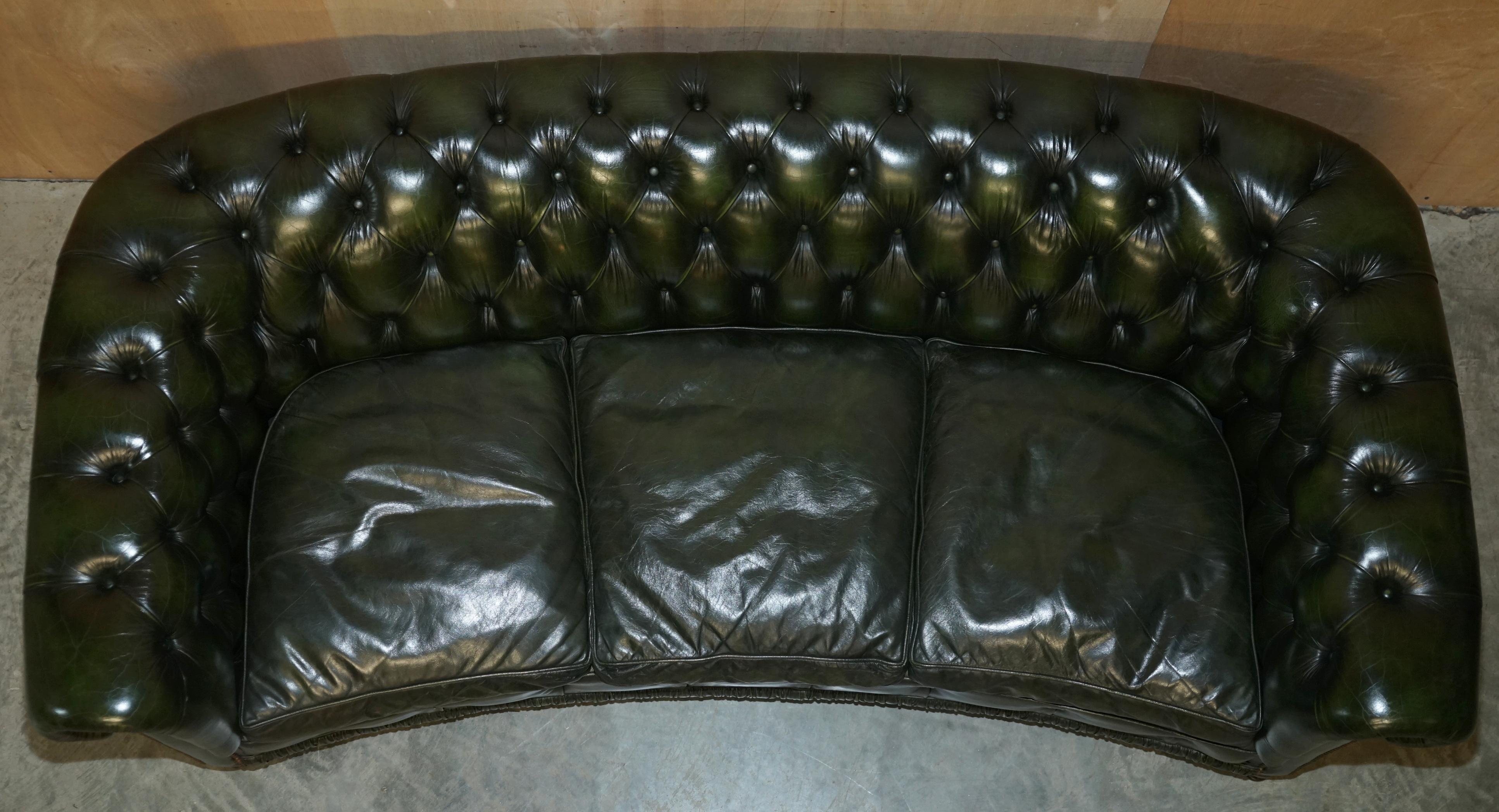 Fine Pair of Vintage Regency Green Leather Serpentine Fronted Chesterfield Sofas 11