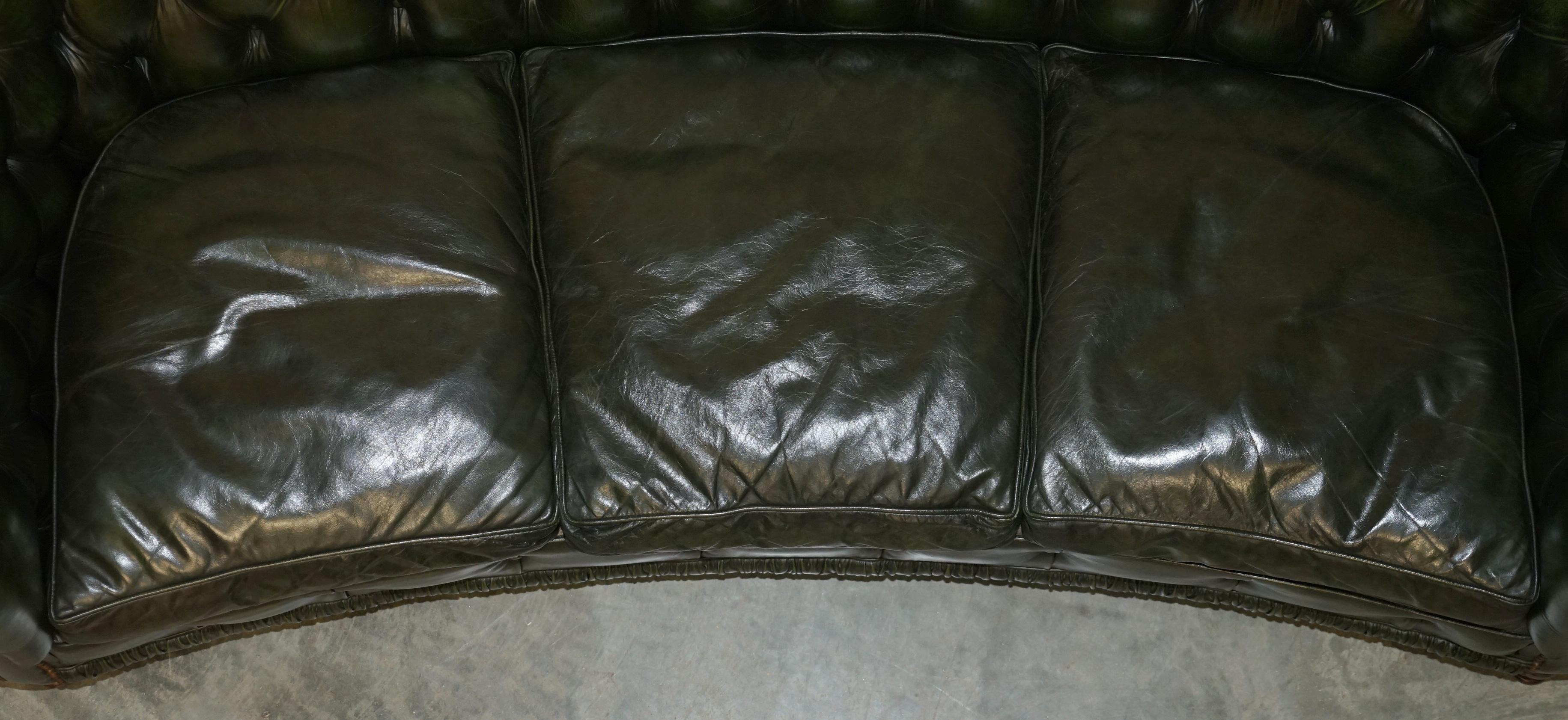 Fine Pair of Vintage Regency Green Leather Serpentine Fronted Chesterfield Sofas 12