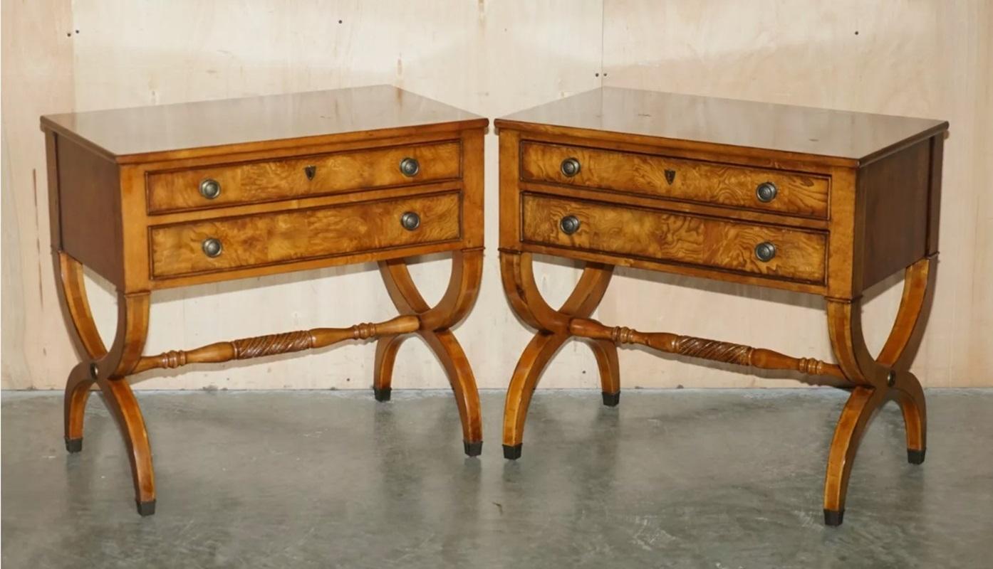 Néoclassique FINE paire de SIDEBOARDS DE TOWNHOUSE italienne NEOCLASSIC TUSCAN BURR OAK VINTAGE en vente