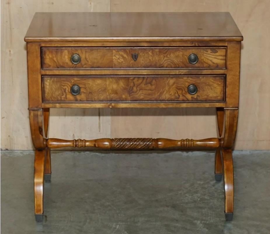 FINE paire de SIDEBOARDS DE TOWNHOUSE italienne NEOCLASSIC TUSCAN BURR OAK VINTAGE Bon état - En vente à West Sussex, Pulborough