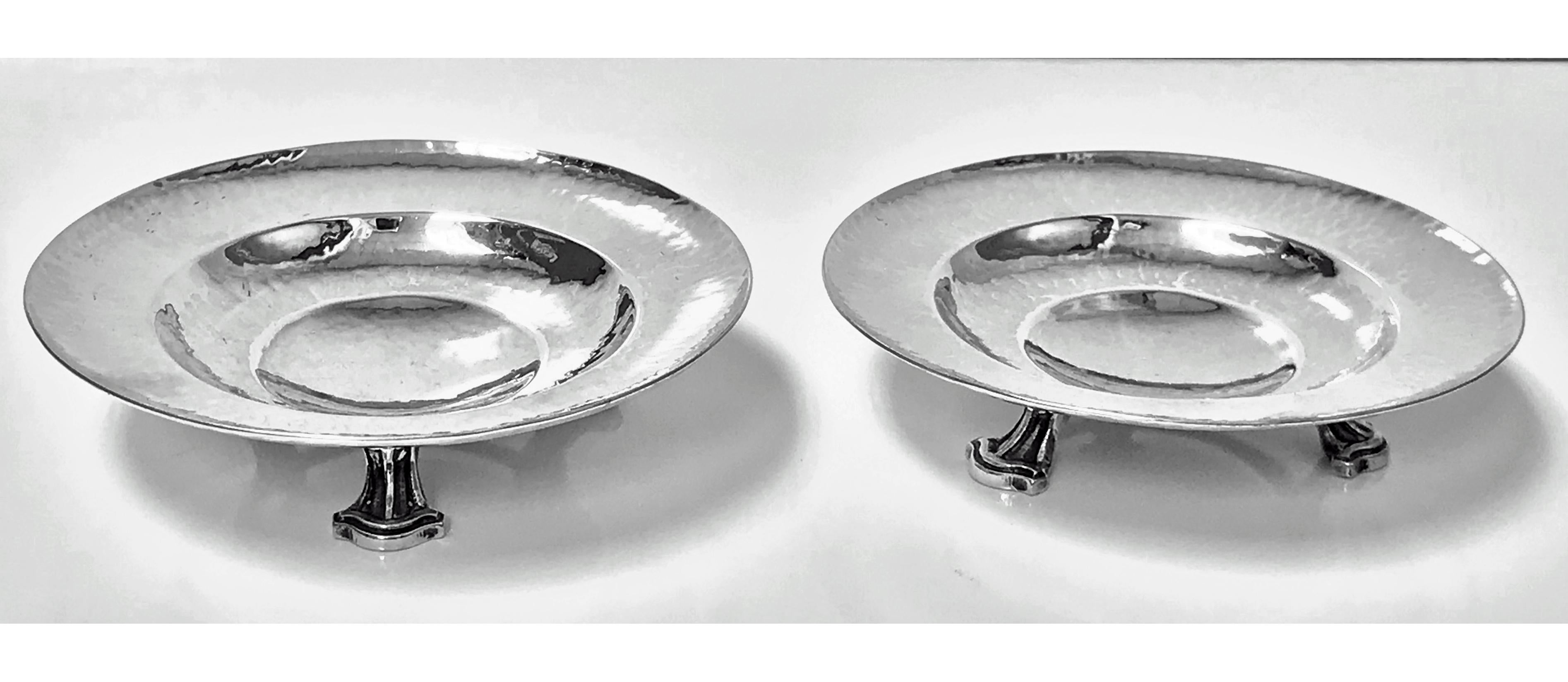 English Fine Pair of Omar Ramsden Sterling Silver Dishes, London, 1931