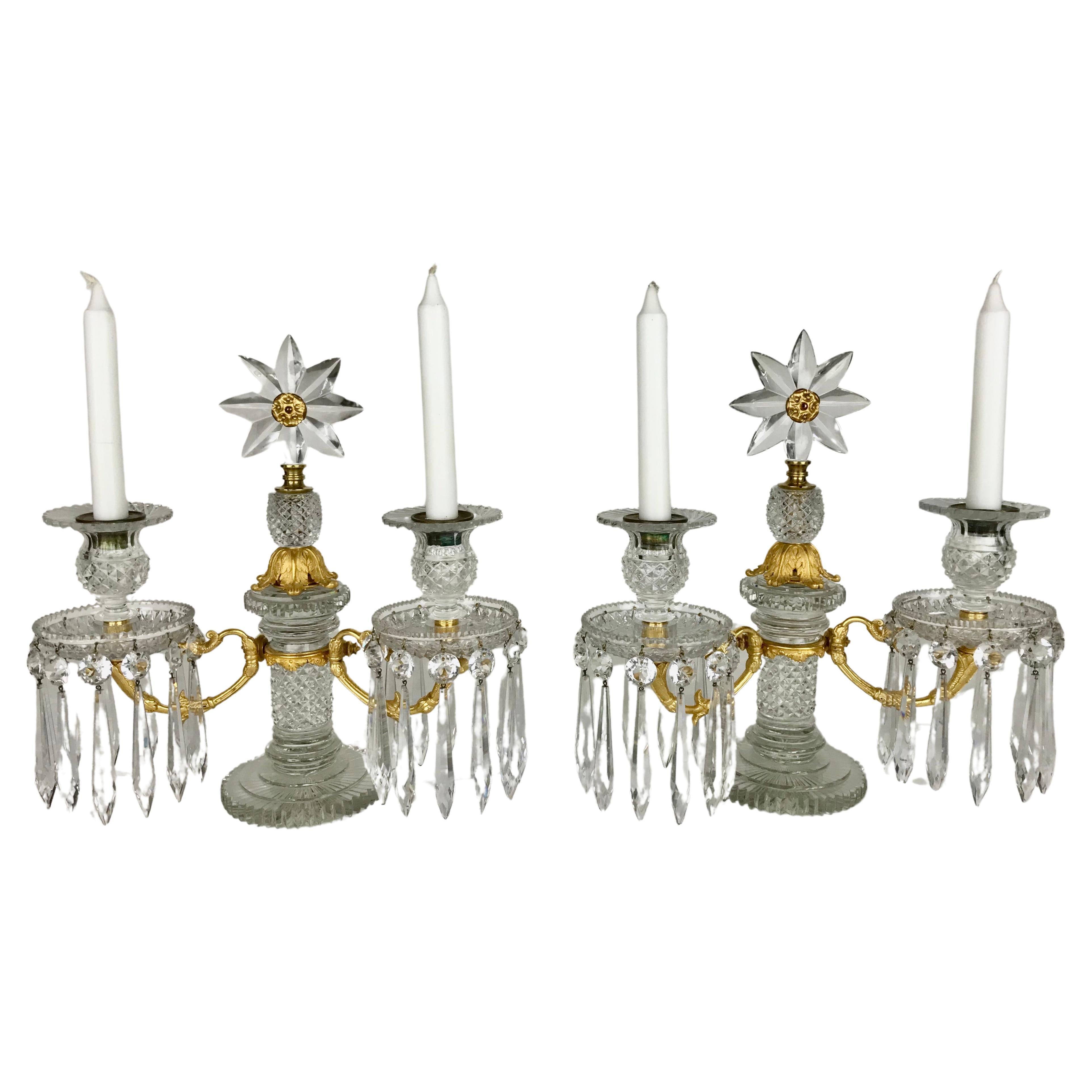 Paire de candélabres en cristal taillé montés en bronze doré attribués à Apsley Pellatt  en vente