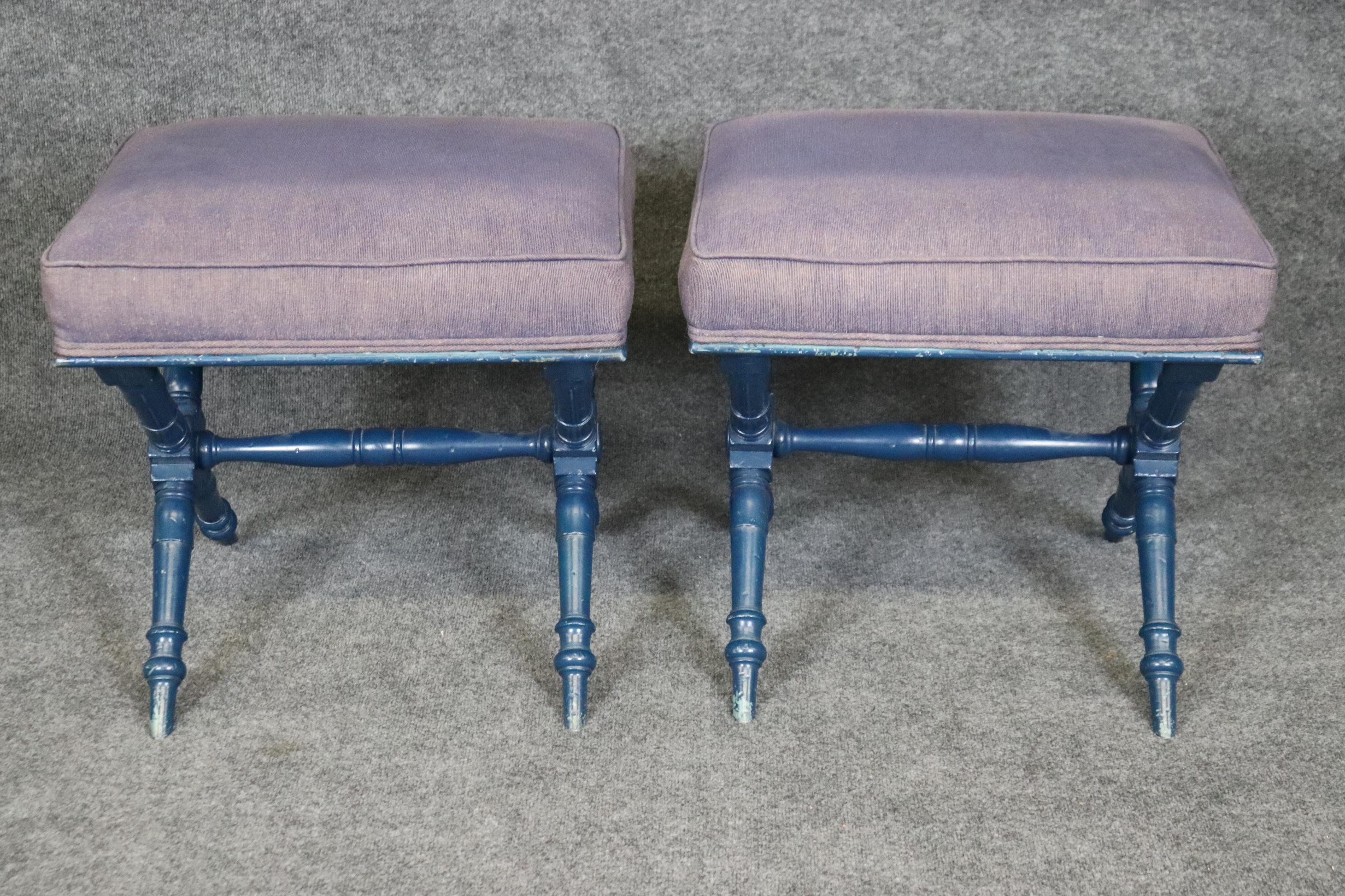Européen Paire de bancs en X décorés à la peinture, style Régence française, circa 1950 en vente