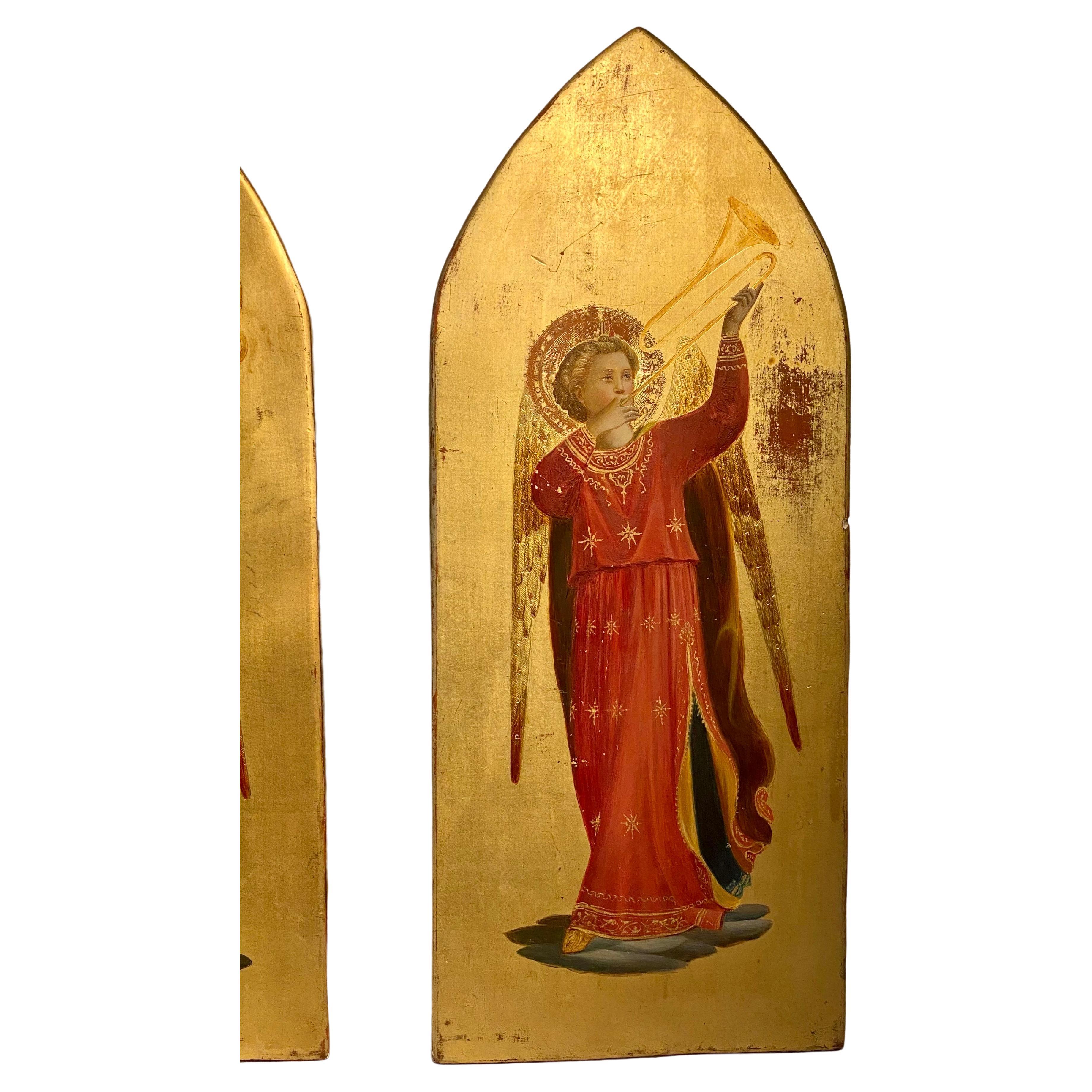 italien Paire de panneaux d'anges peints d'après Fra Angelico  Circa 19ème siècle en vente