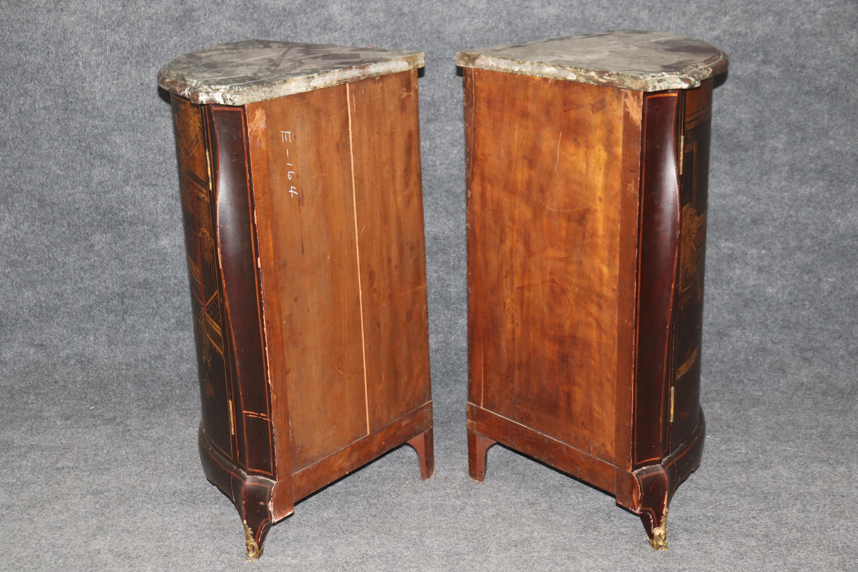 Paire de rares armoires d'angle signées Maison Jansen Chinoiserie en vente 9