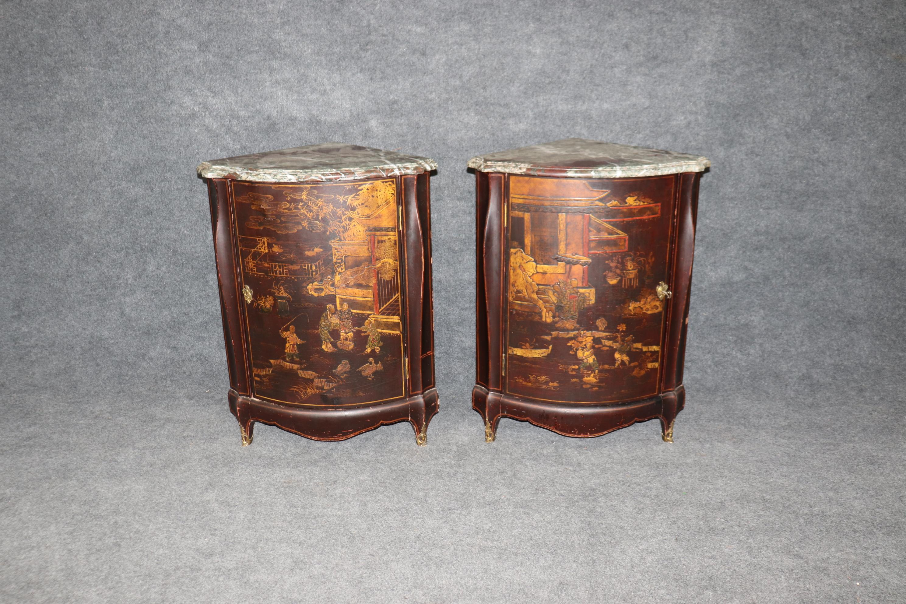 Louis XV Paire de rares armoires d'angle signées Maison Jansen Chinoiserie en vente