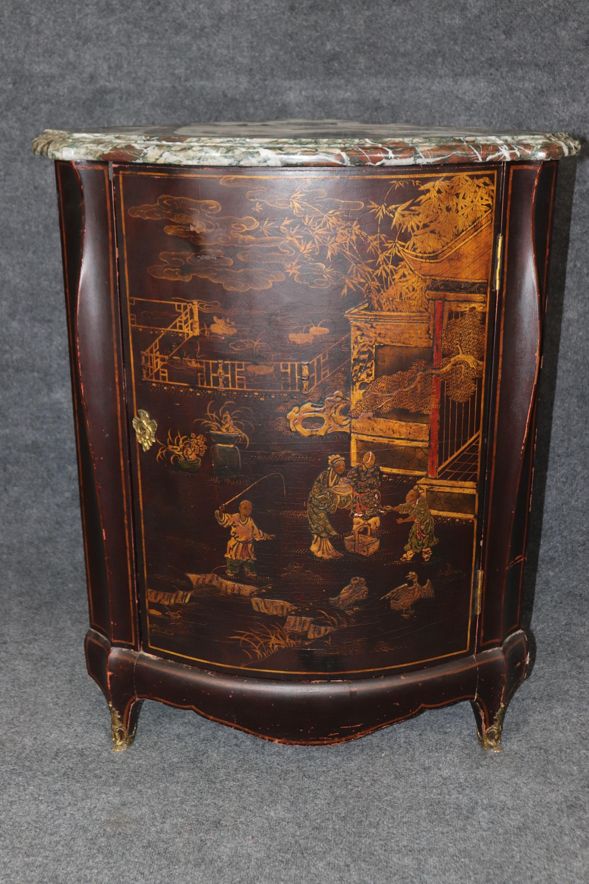 Début du 20ème siècle Paire de rares armoires d'angle signées Maison Jansen Chinoiserie en vente