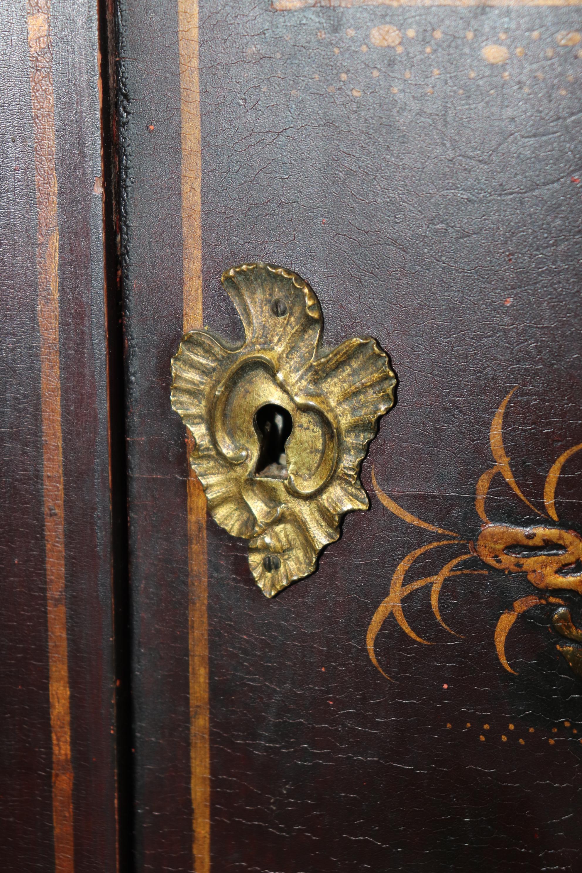 Paire de rares armoires d'angle signées Maison Jansen Chinoiserie en vente 2
