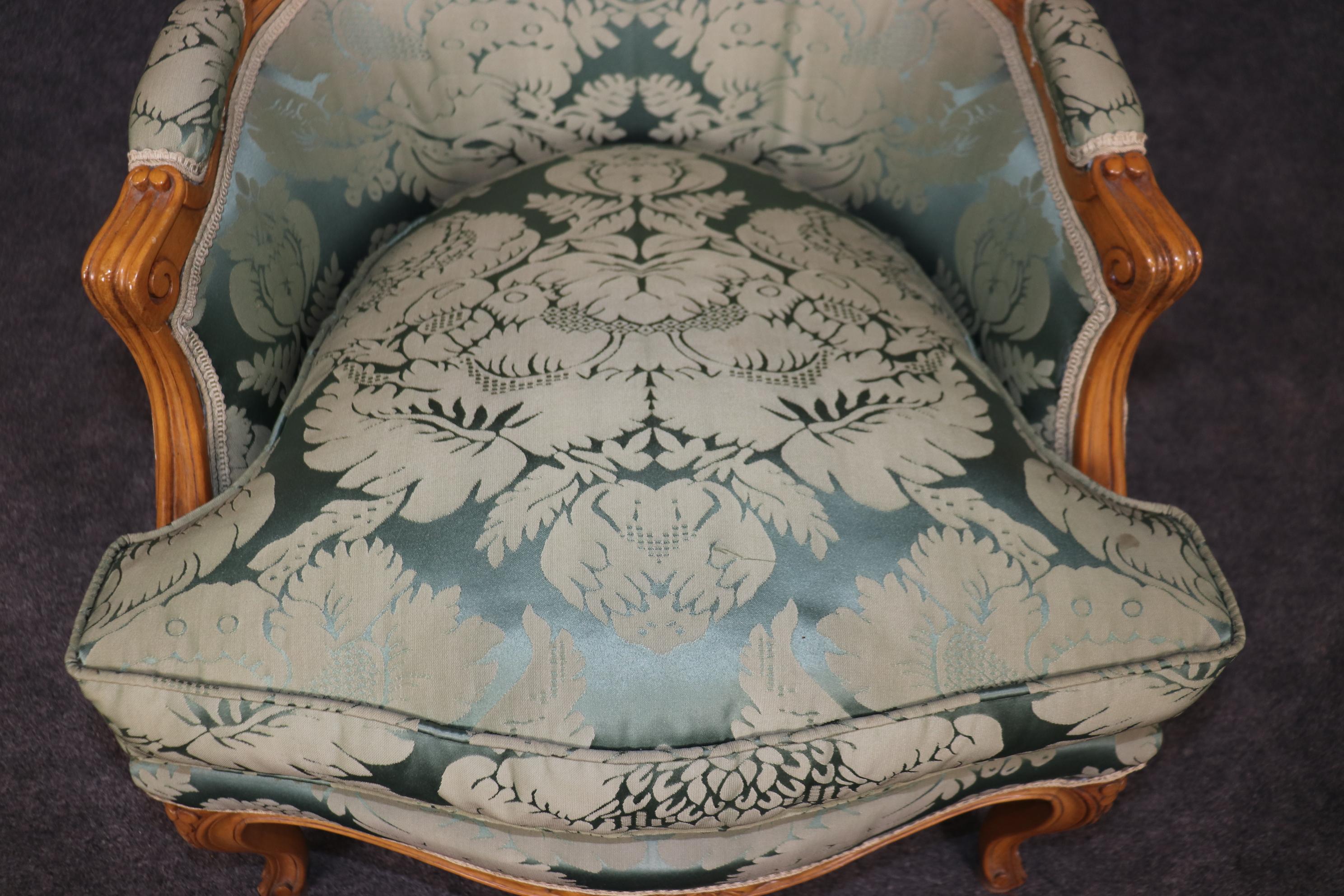 Fine Pair Smaller French Carved Walnut and Silk Damask Louis XV Bergere Chairs For Sale 7