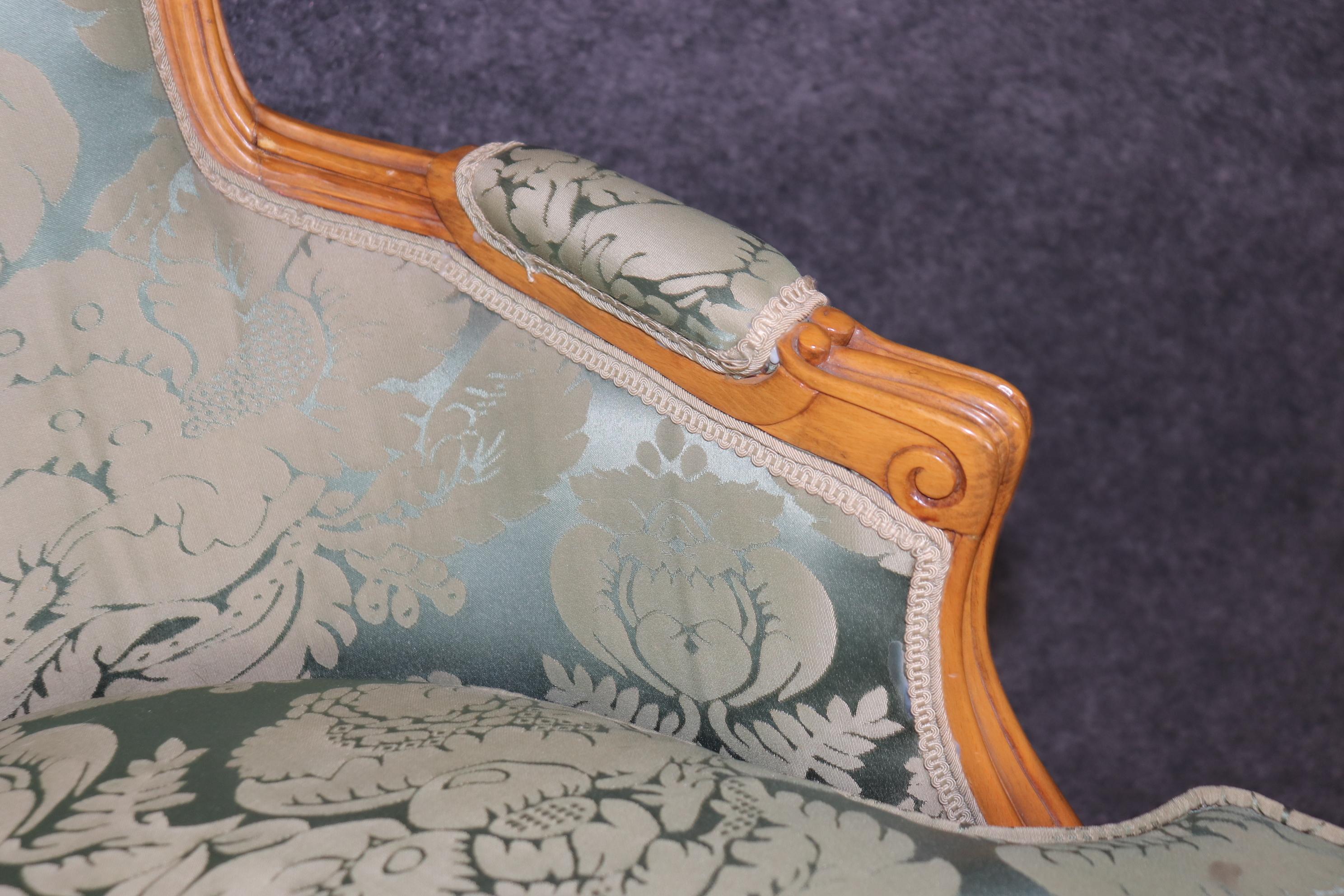 Fine Pair Smaller French Carved Walnut and Silk Damask Louis XV Bergere Chairs For Sale 5