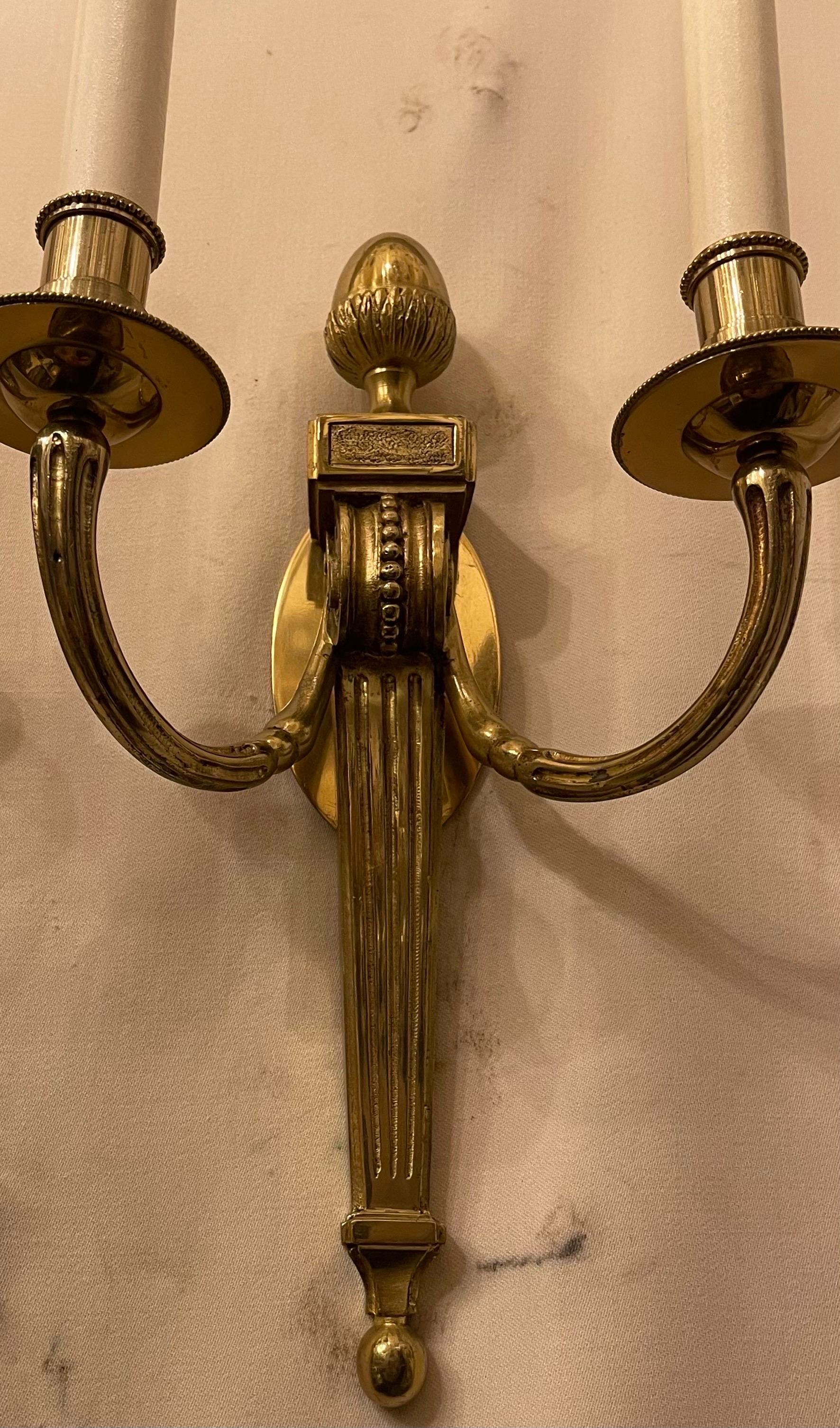 Fine Pair Vaughan Designs French Empire Neoclassical Bronze Urn Finial Sconces In Good Condition For Sale In Roslyn, NY