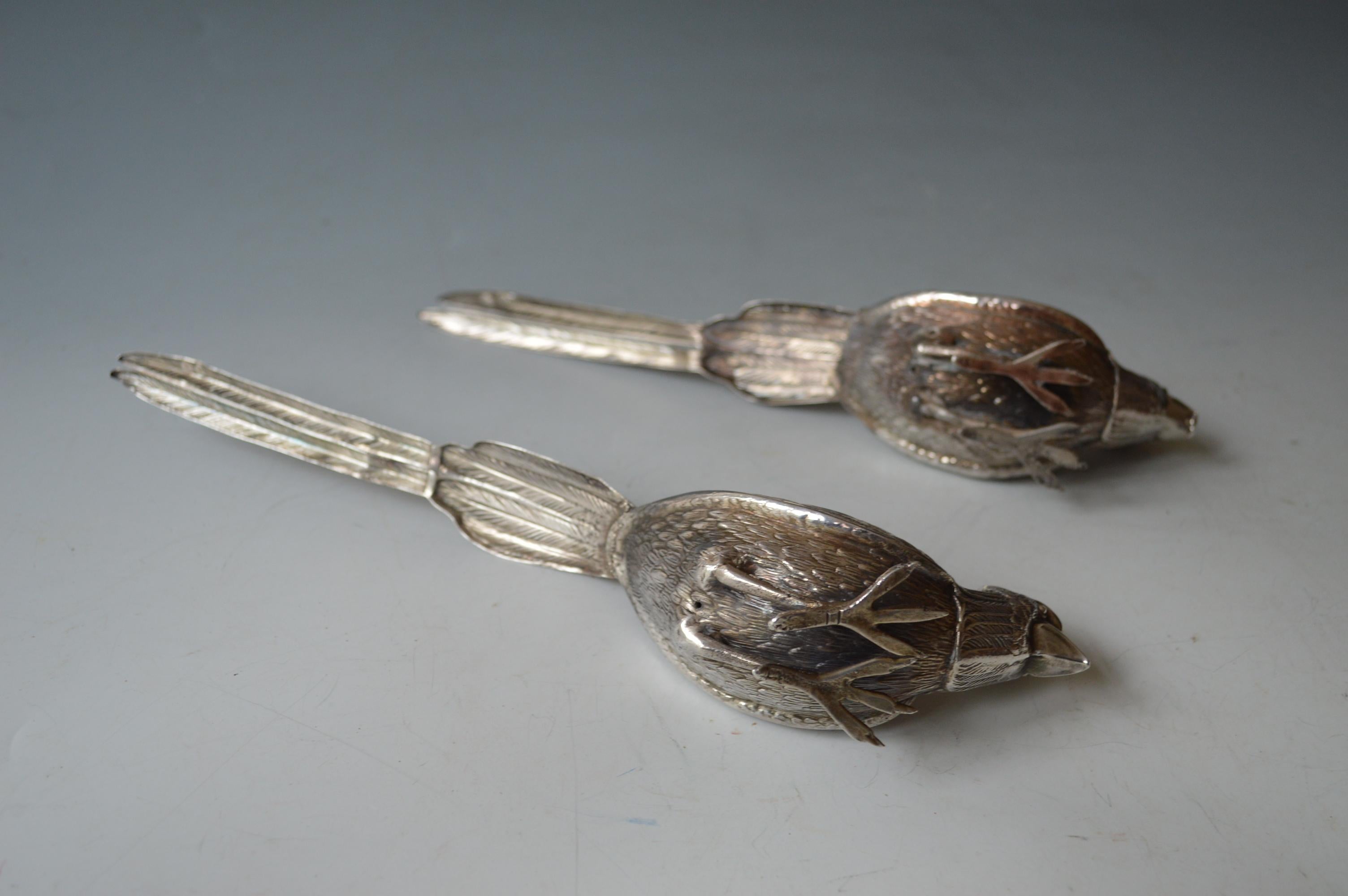 Fine pair Vintage Spanish hand crafted Silver Cockatoo Birds Decorative Antique For Sale 1