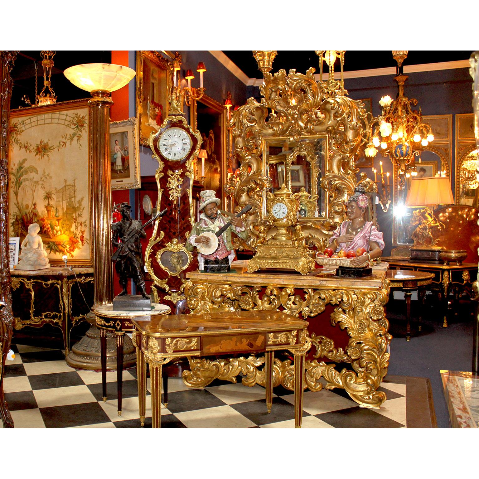 Cadre de miroir palatial italien élégant du 19ème siècle en bois doré florentin sculpté en vente 1