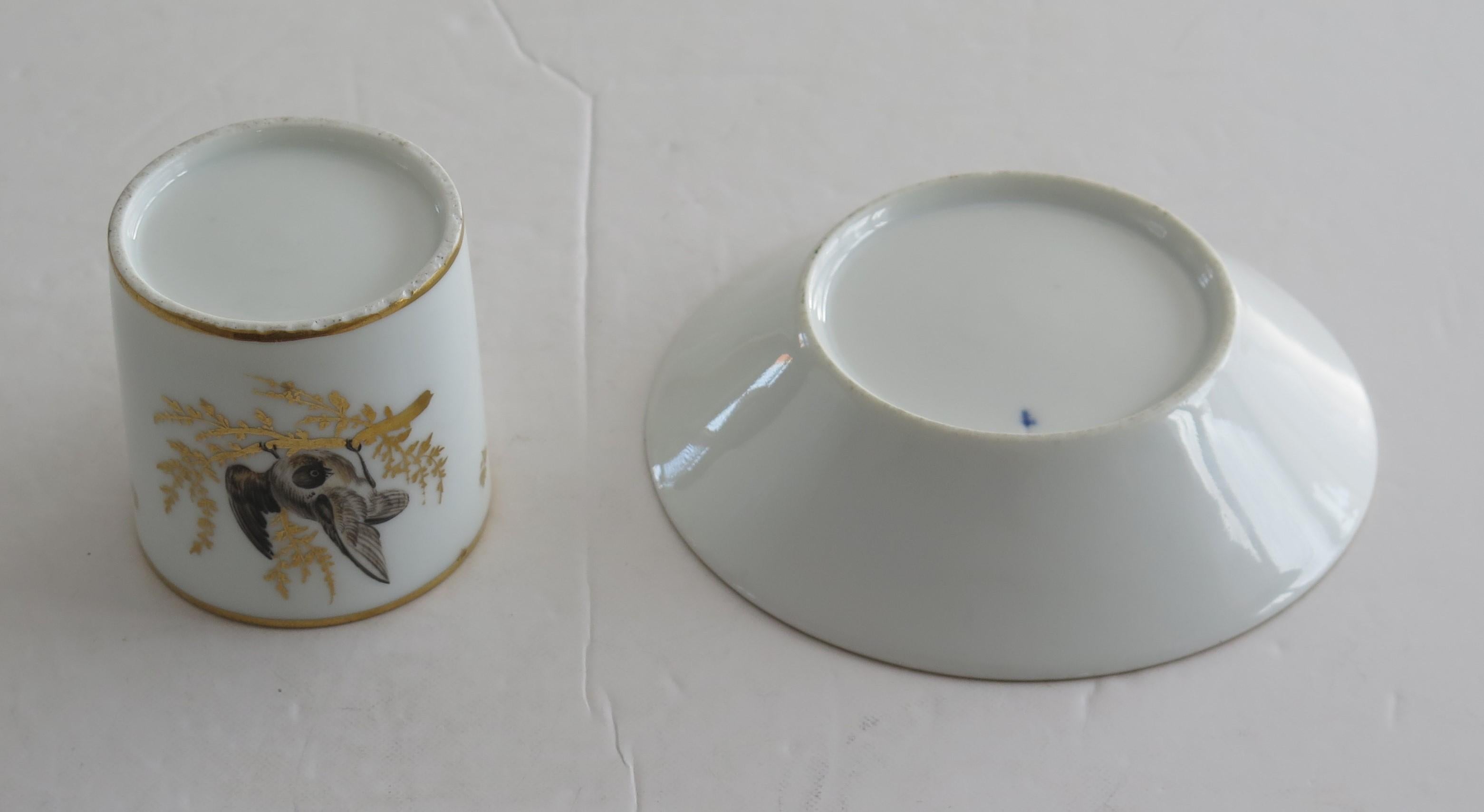Dúo de cafetera y platito de porcelana fina de París pintada a mano, francesa circa 1800 en venta 4
