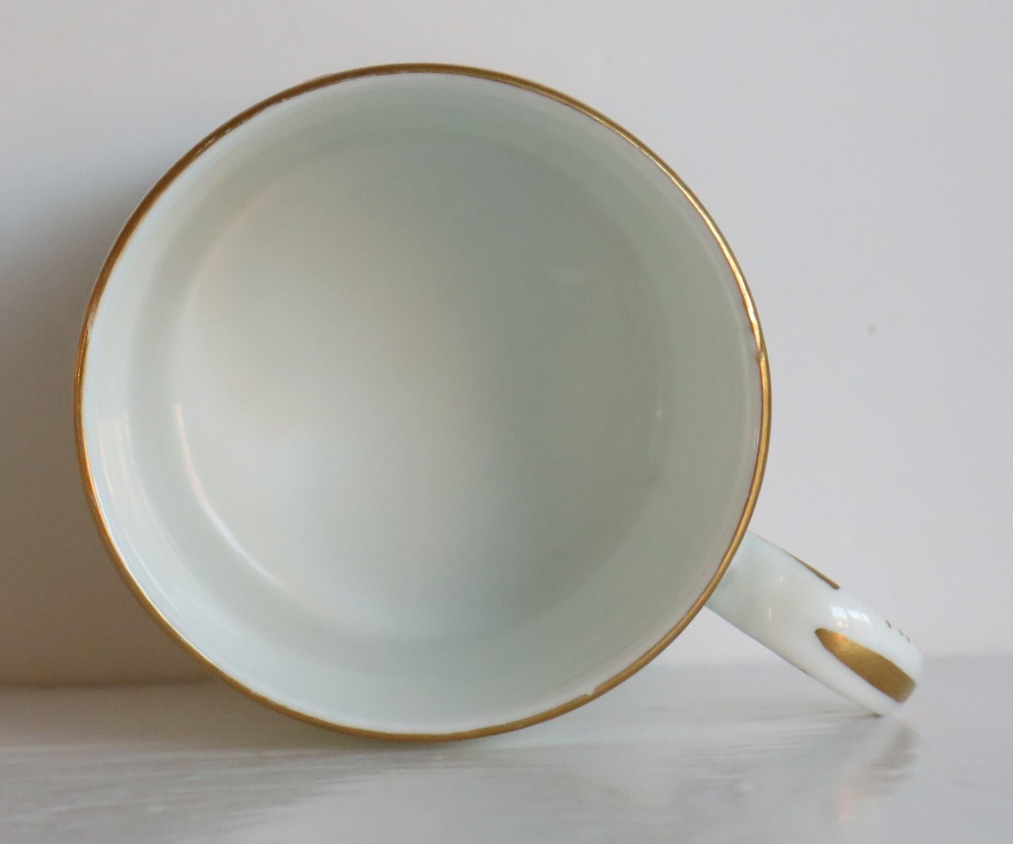 Dúo de cafetera y platito de porcelana fina de París pintada a mano, francesa circa 1800 siglo XIX en venta