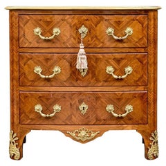 Fein  Parkettierte Kommode im Louis XV Stil