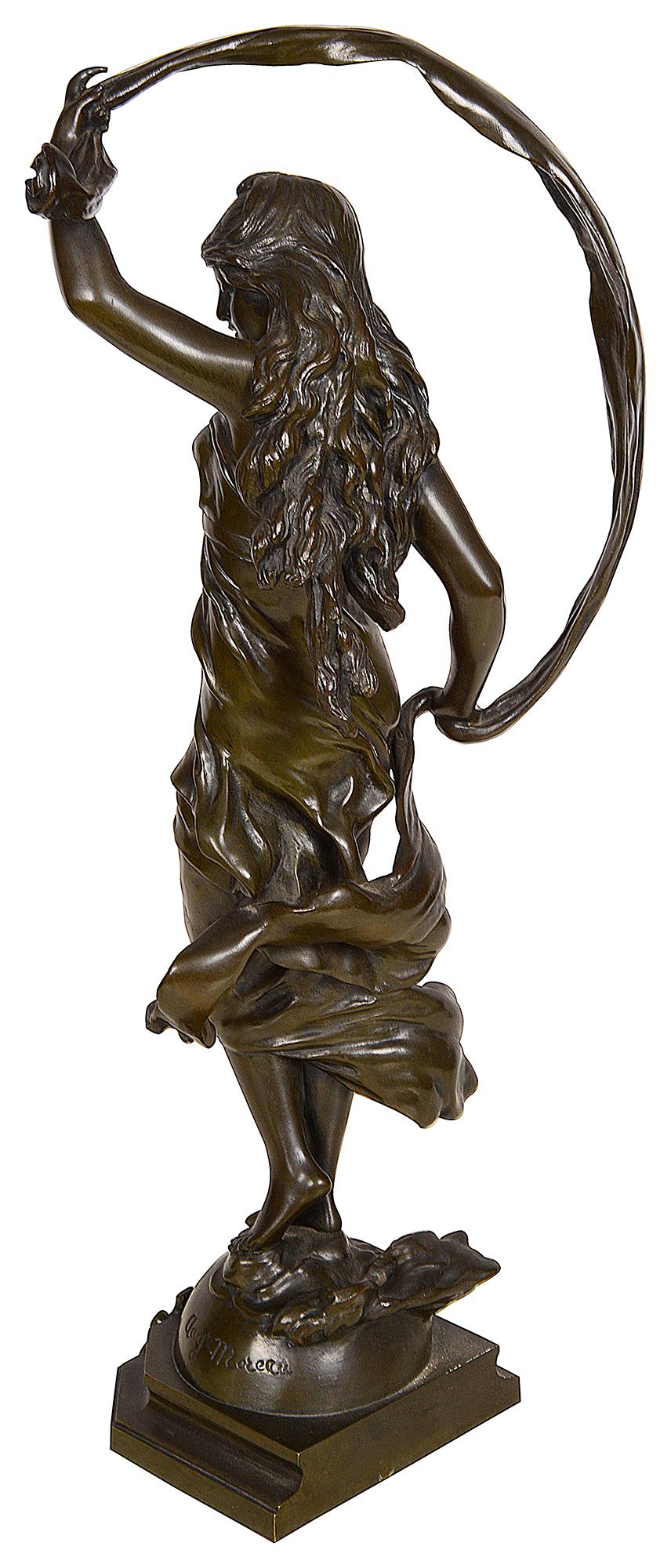 Français Statue en bronze patiné intitulée 