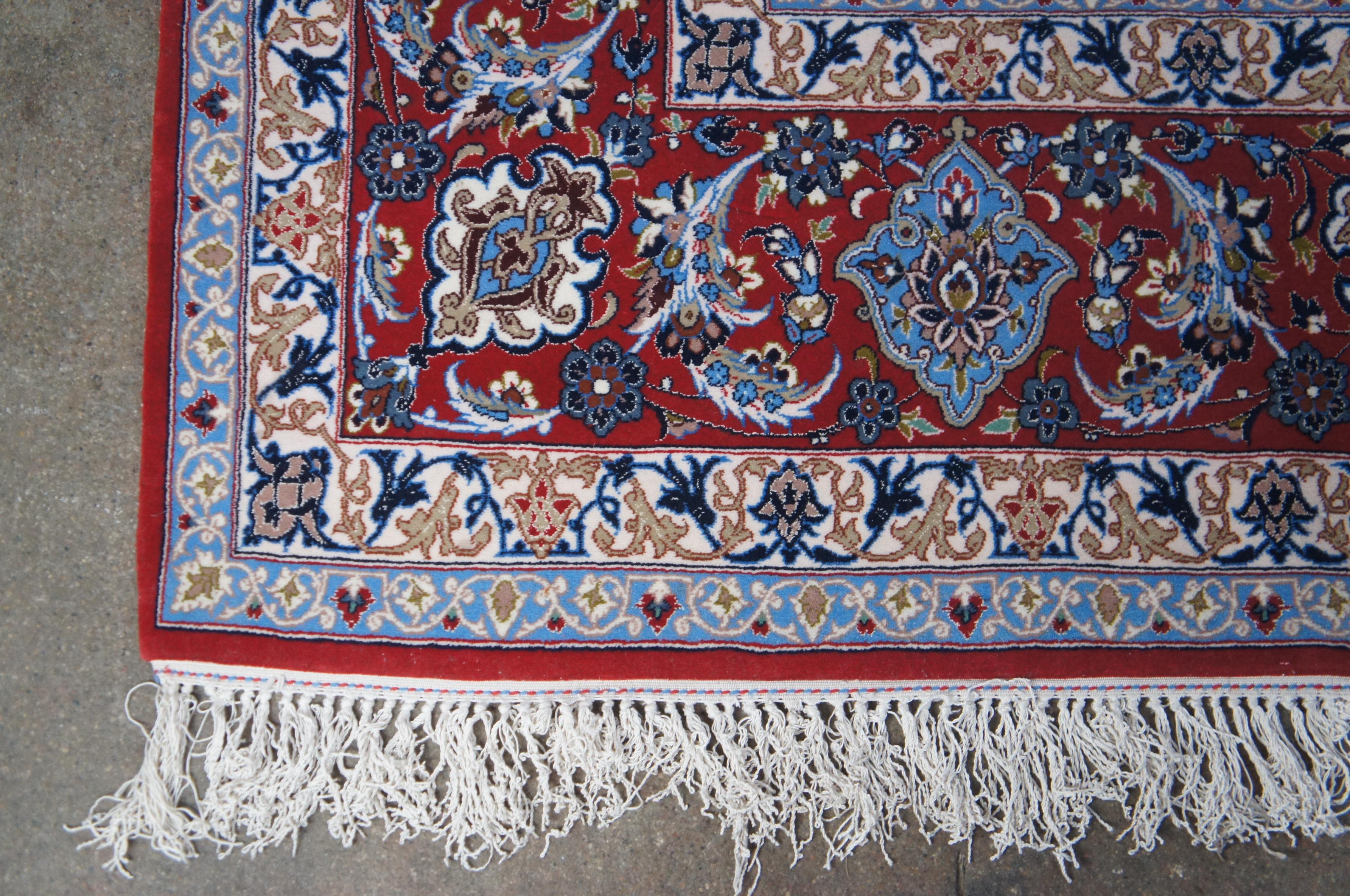 Alfombra Persa Nain de Seda y Lana con Medallón Floral 7' x 10.5' siglo XX en venta