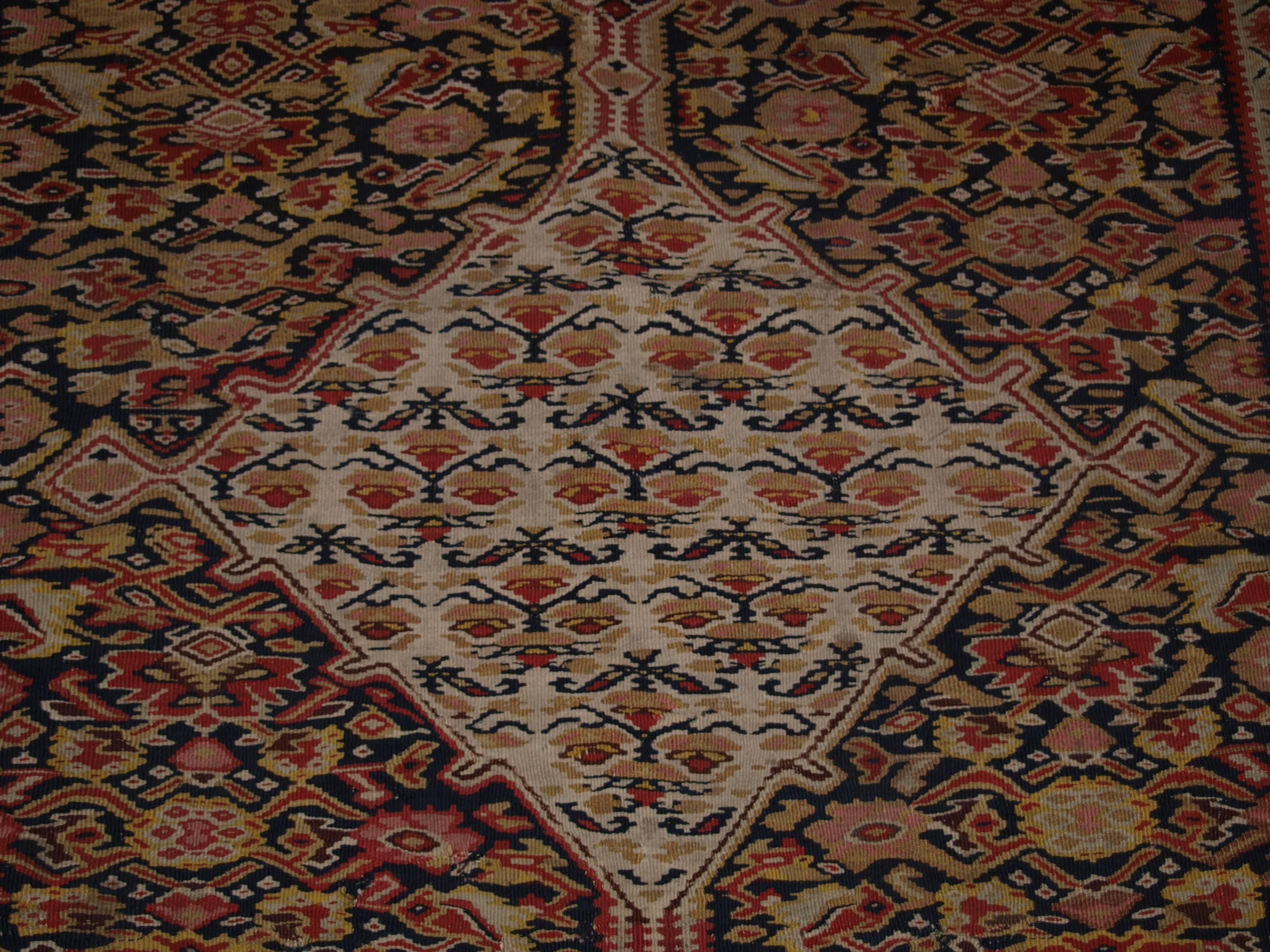 Fine Persian Senneh Kilim with Soft Colors, circa 1900 For Sale 4