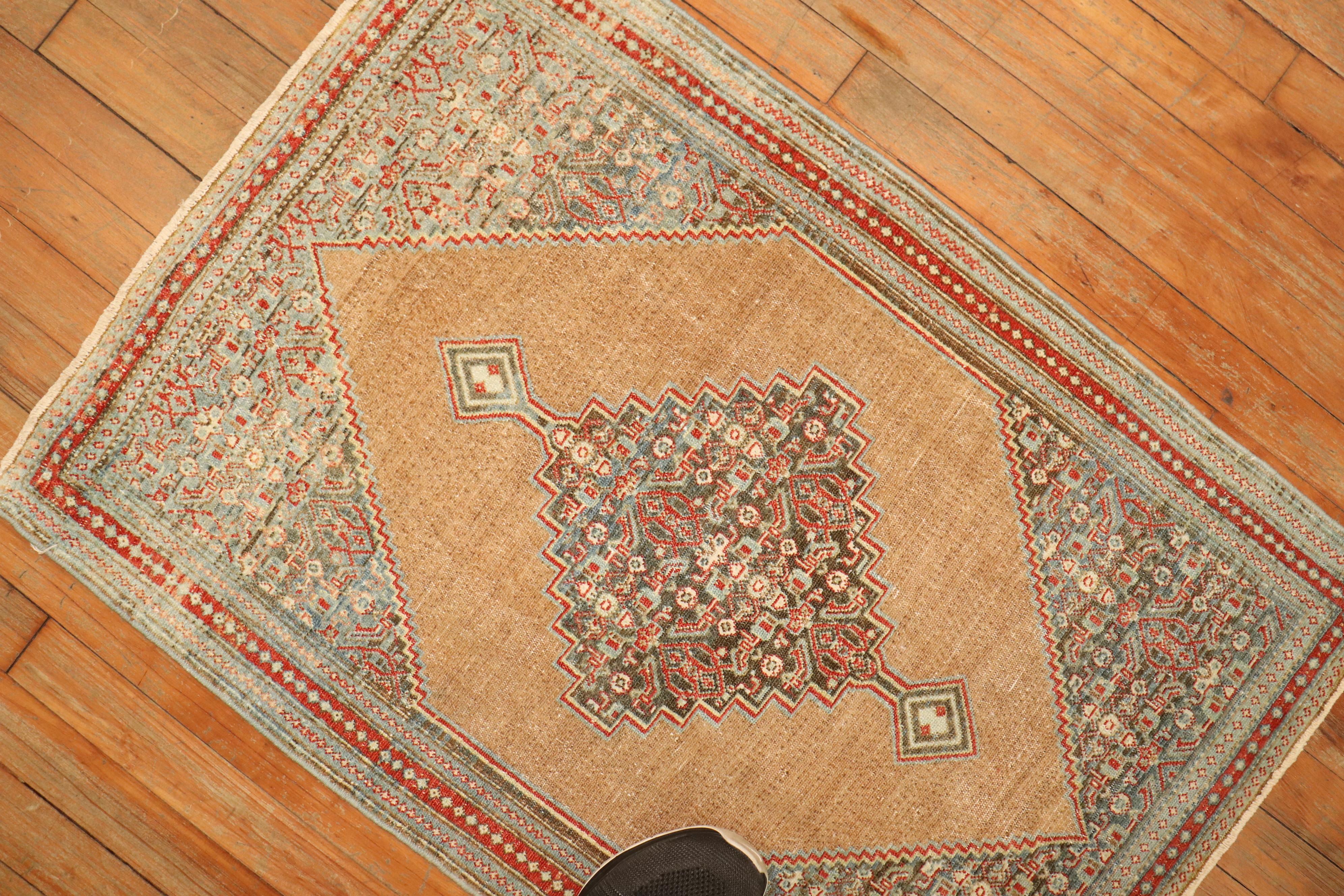 Fine Persian Senneh Mat Camel Gray Blue Rug, Early 20th Century In Good Condition In New York, NY