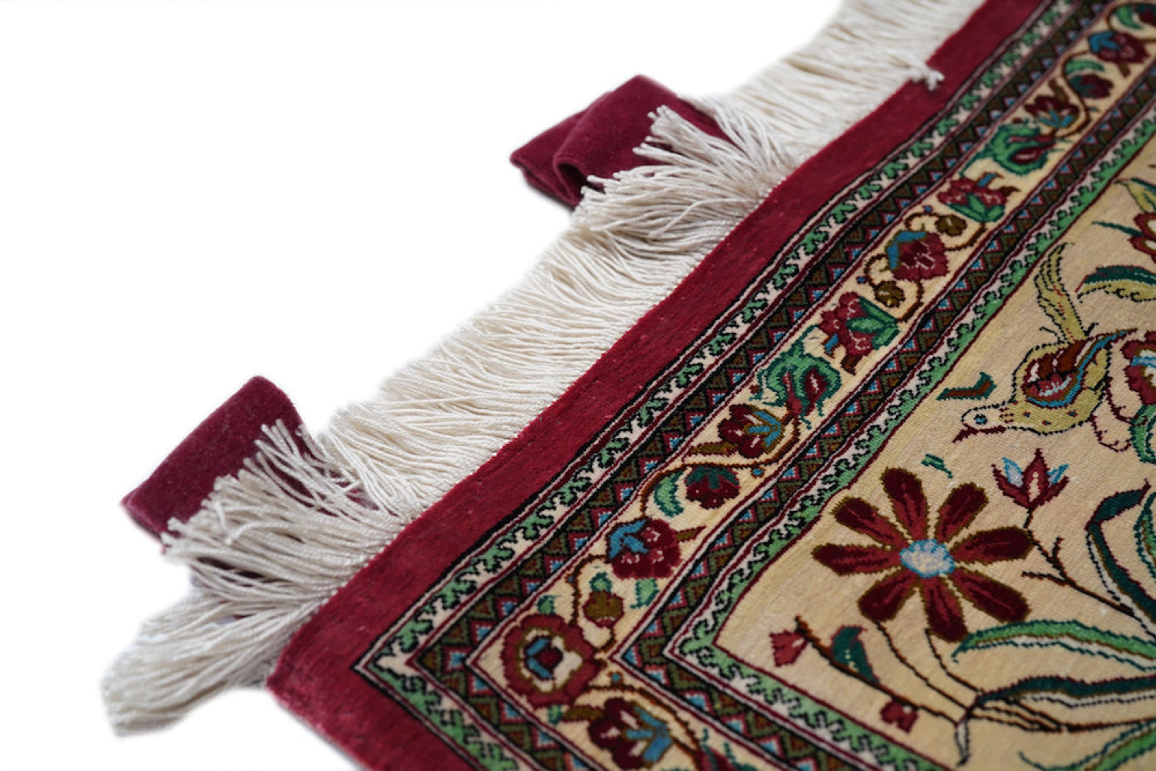 Seta Tappeto Qum persiano in pura seta estremamente fine 4'5'' x 6'11'' in vendita