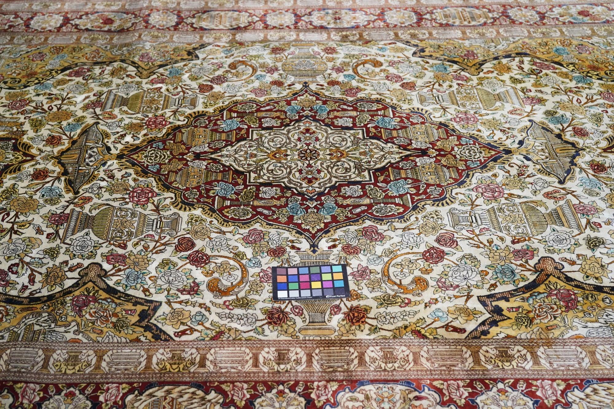 Tappeto Qum in seta fine persiano 6'6'' x 9'10'' in vendita 4