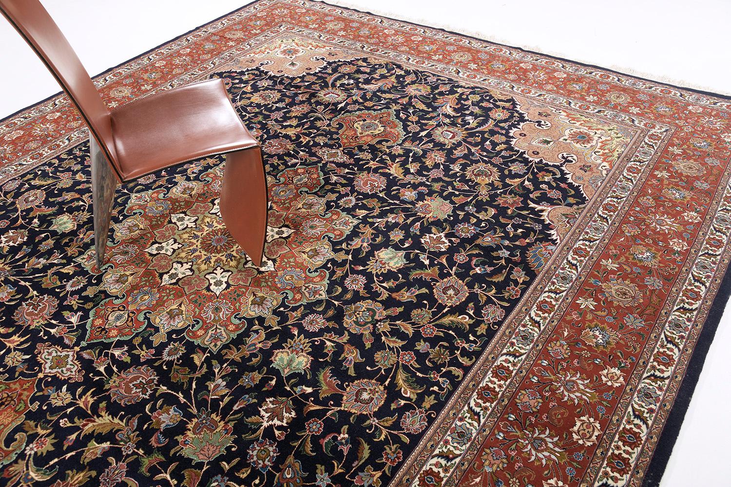 Fine Persian Tabriz by Mehraban Rugs In Good Condition For Sale In WEST HOLLYWOOD, CA