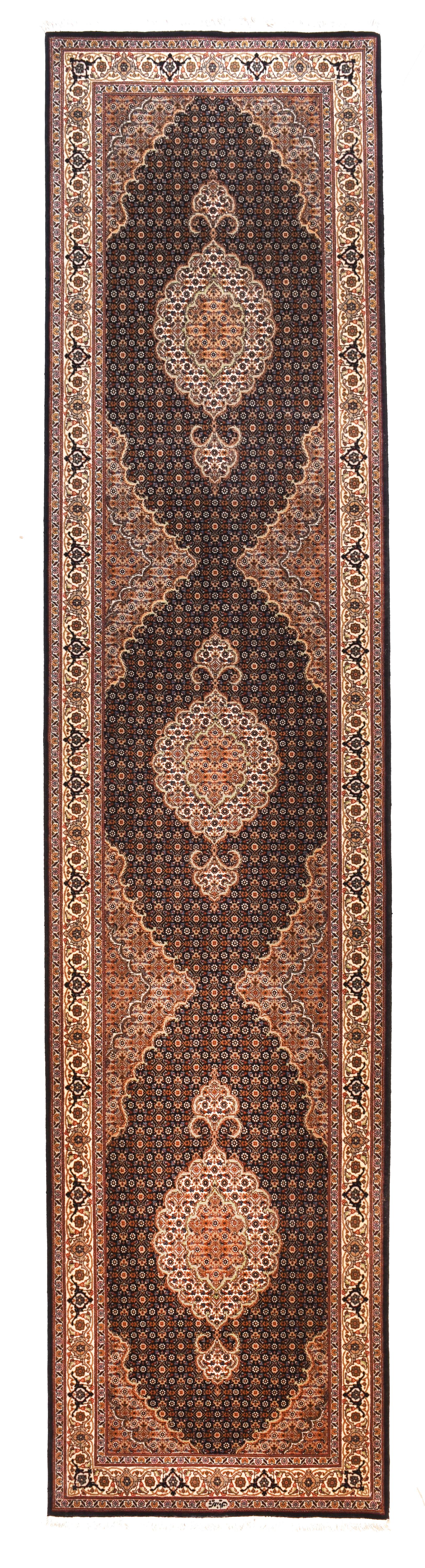 Tappeto lungo Tabriz persiano fine 2'7'' x 11'10'' In condizioni buone in vendita a New York, NY