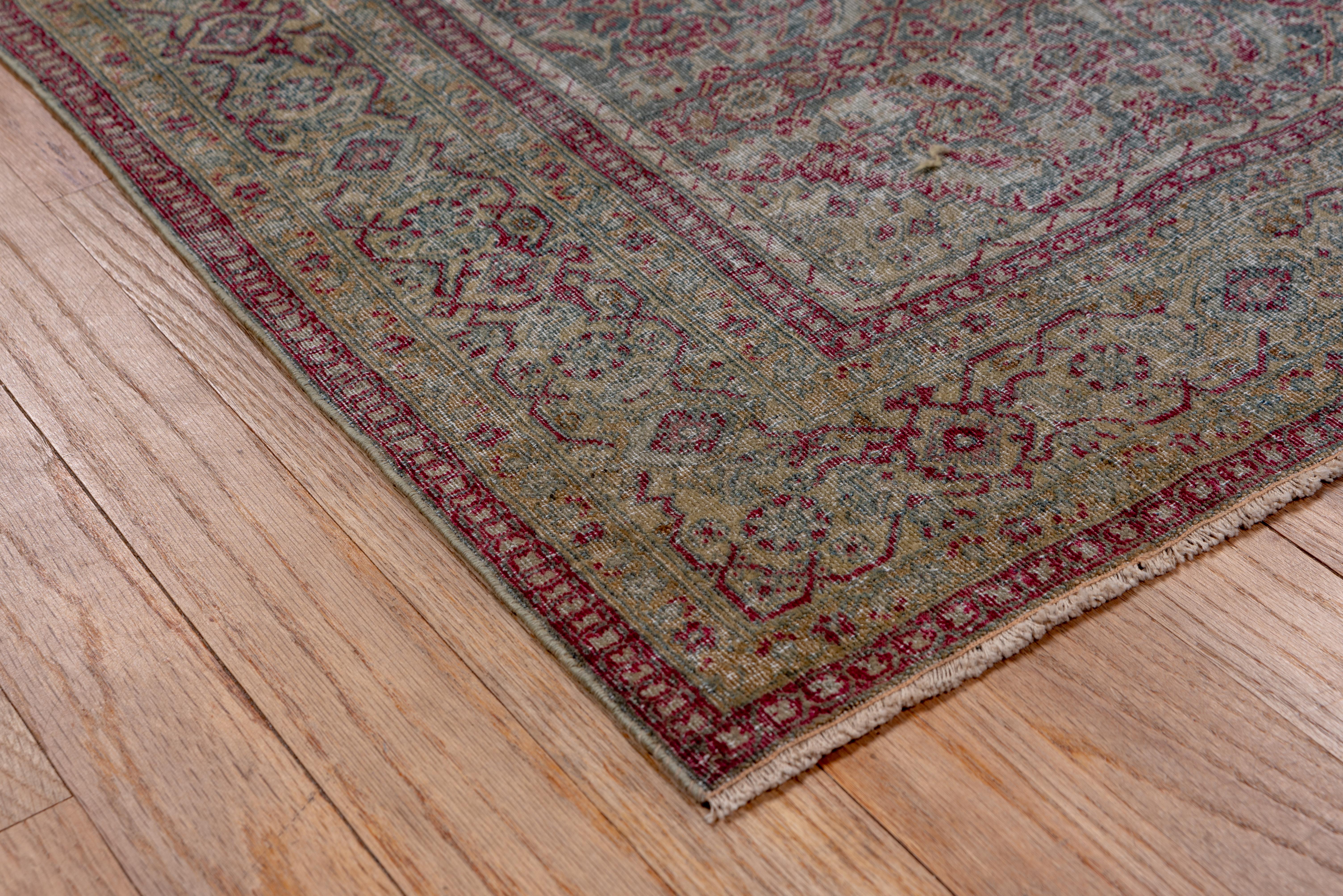 Fine Persian Tabriz Rug, circa 1920s In Good Condition For Sale In New York, NY