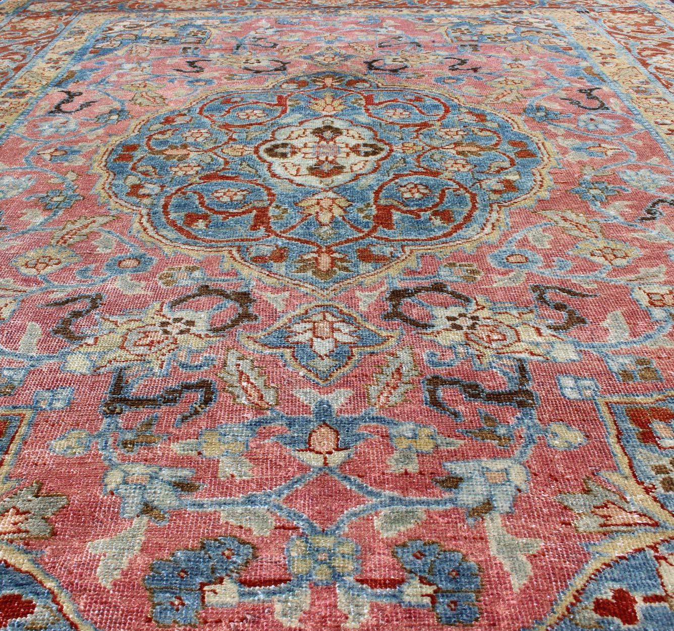 Early 20th Century Fine Persian Tabriz Rug with Layered Medallion For Sale