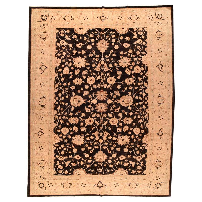 Fine Peshawar Pakistan Rug, Hand Knotted For Sale at 1stDibs