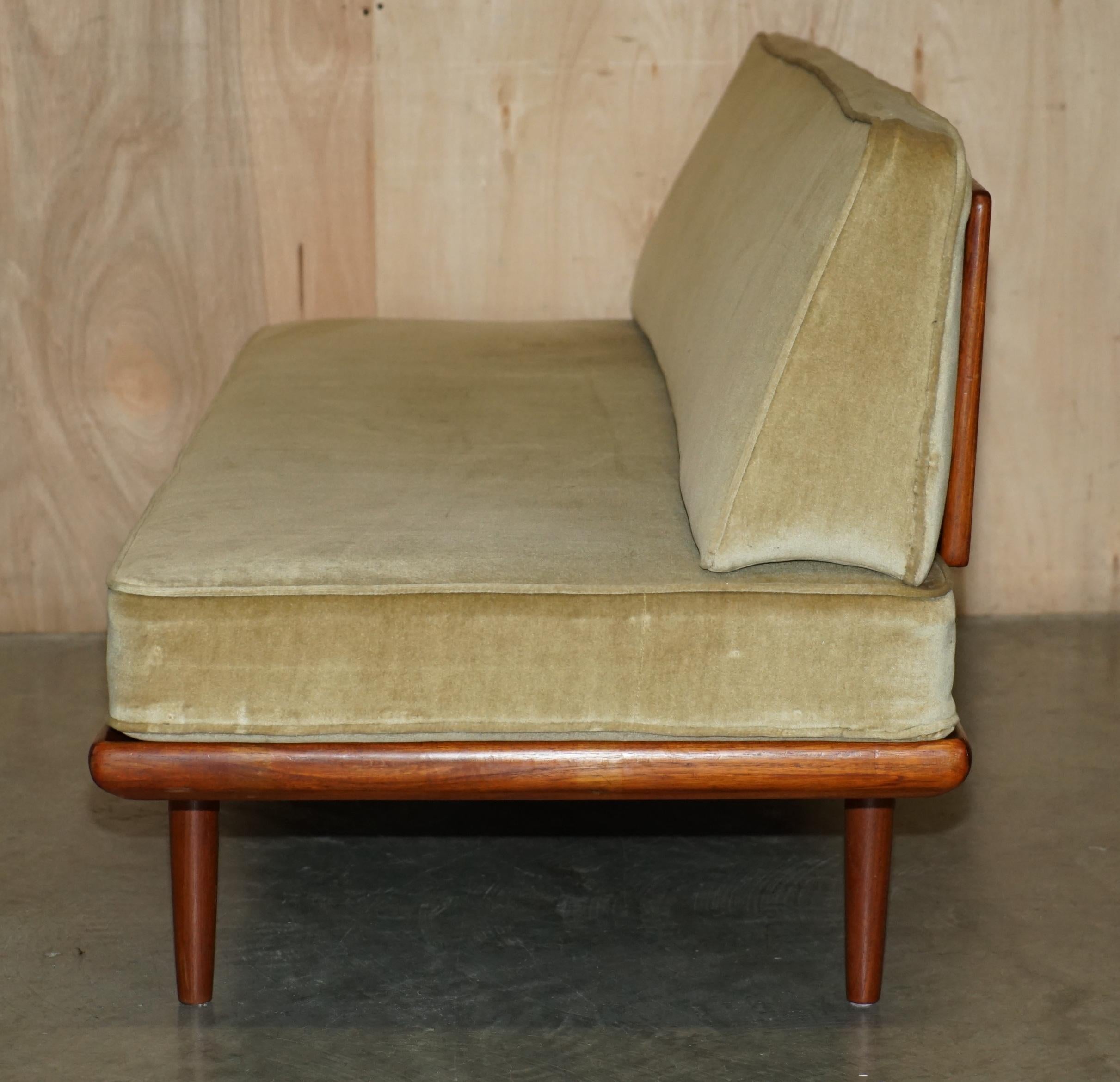 Fine Peter Hvidt & Orla Mølgaard Nielsen France & Son Mid Century Modern Sofa For Sale 5