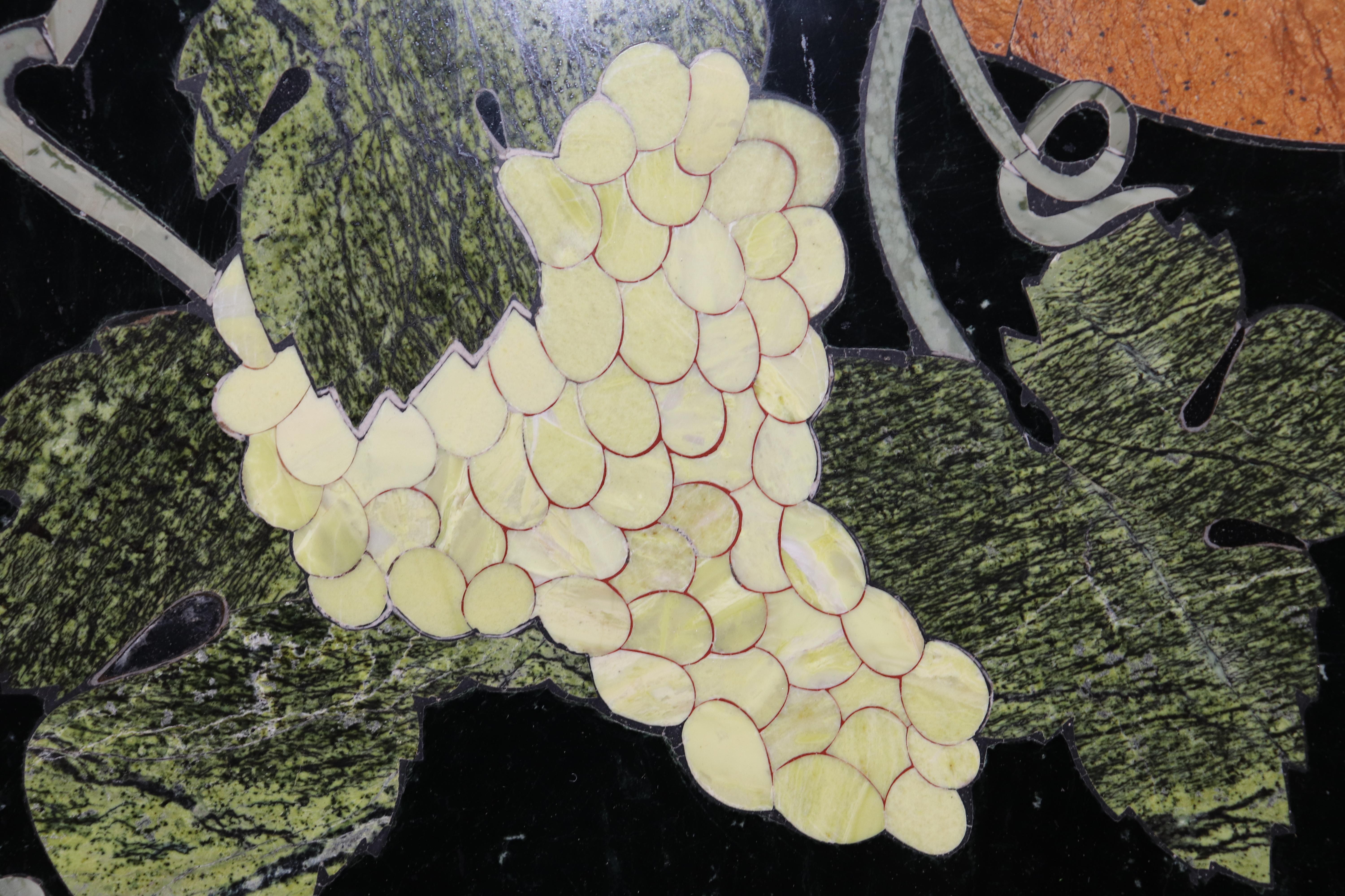 Fine Pietra Dura Italian Inlaid Marble Oval Dining Table Top Only - no Base in vendita 3