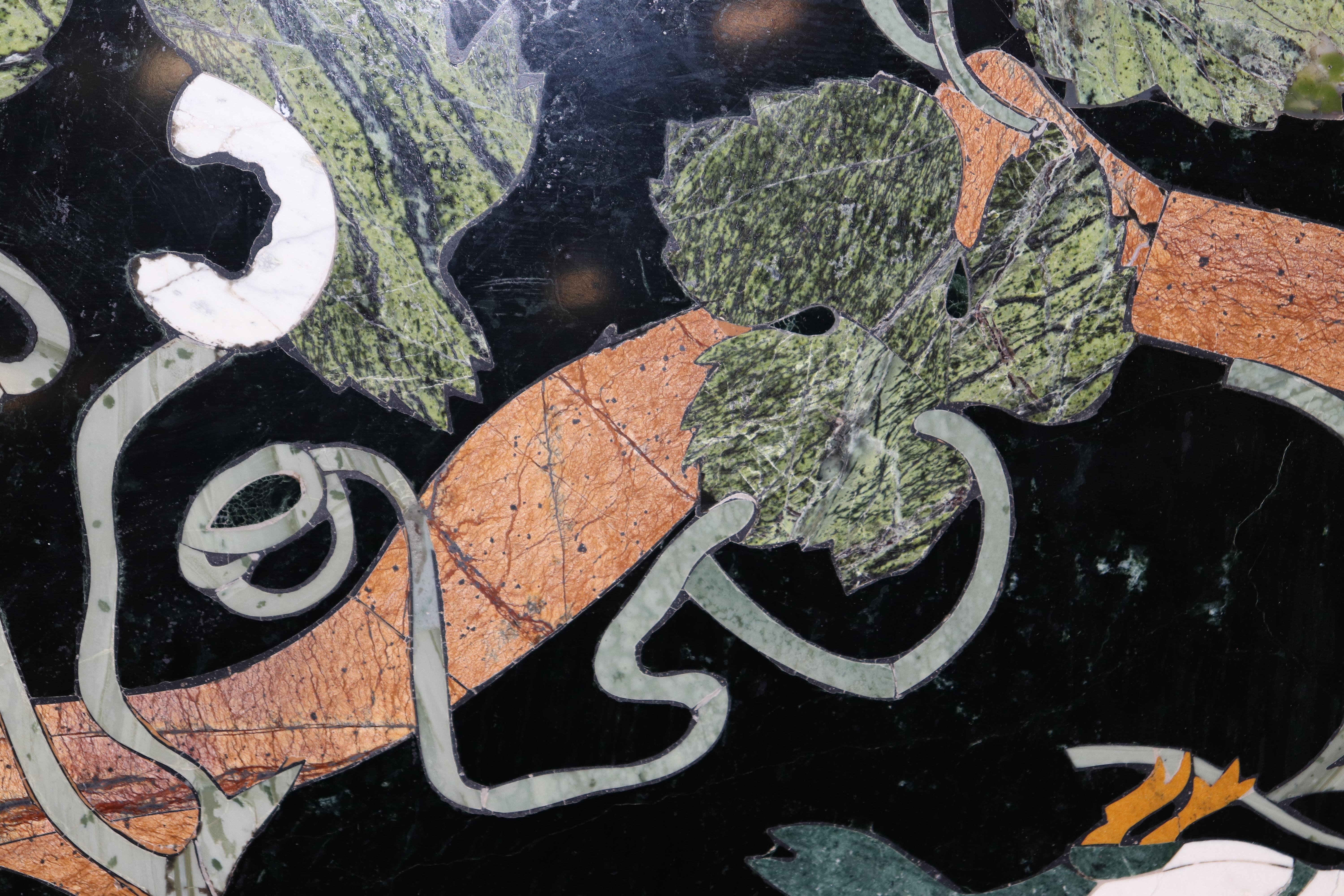 Fine Pietra Dura Italian Inlaid Marble Oval Dining Table Top Only - no Base in vendita 4