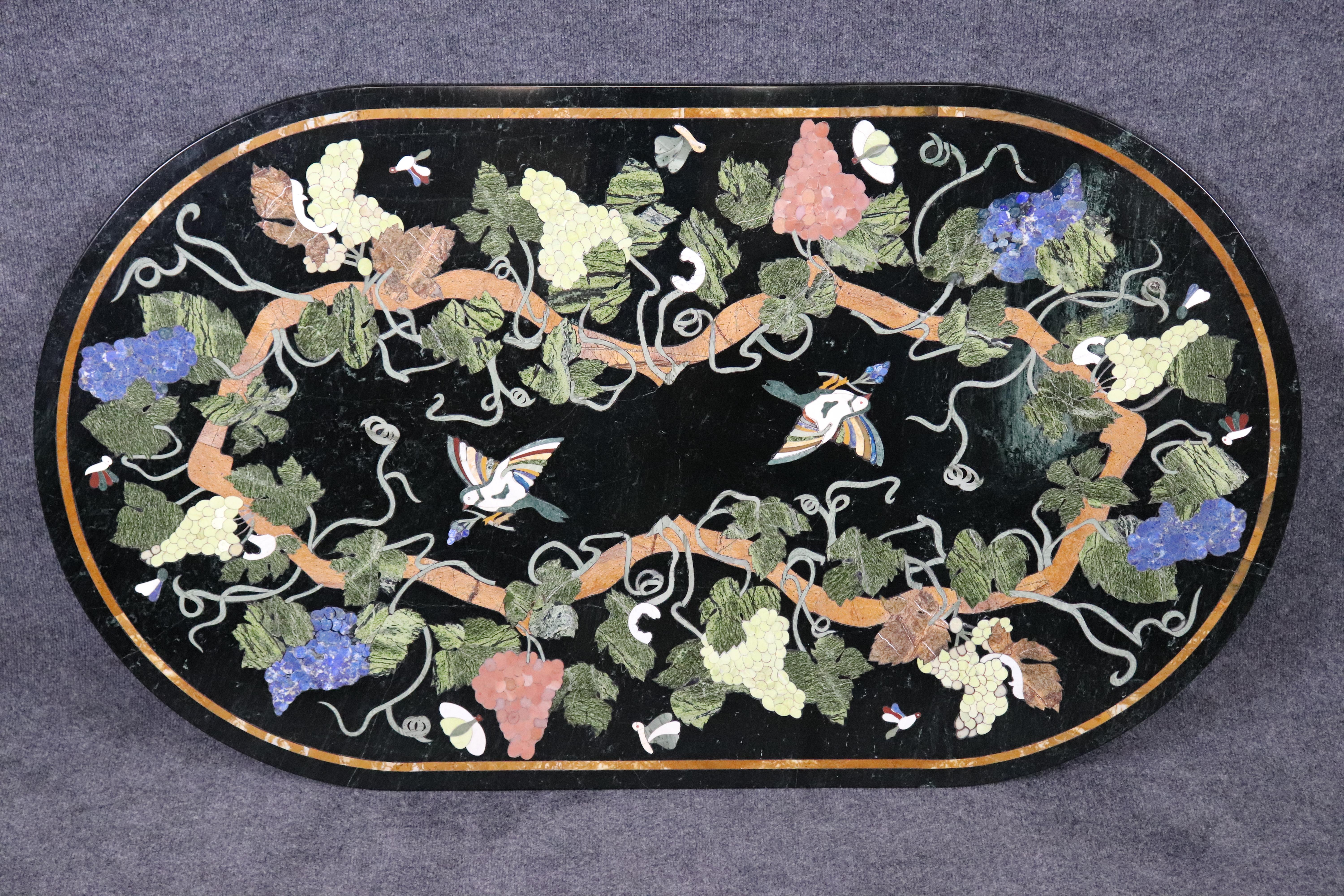 Fine Pietra Dura Italian Inlaid Marble Oval Dining Table Top Only - no Base In condizioni buone in vendita a Swedesboro, NJ