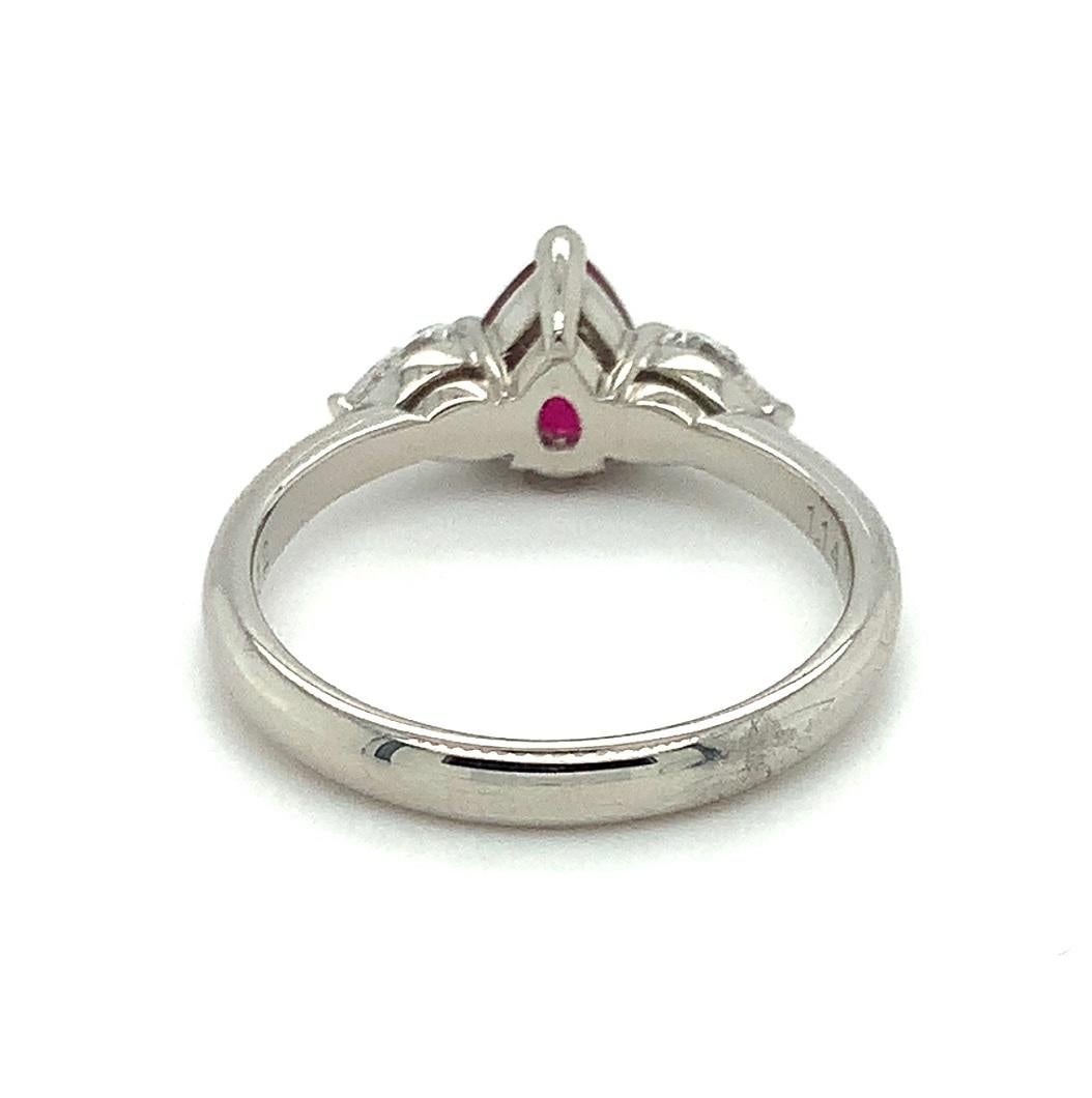 Anillo de platino fino con rubí de 1,14 ct y diamante de 0,52 ctw en Excelente estado para la venta en Big Bend, WI