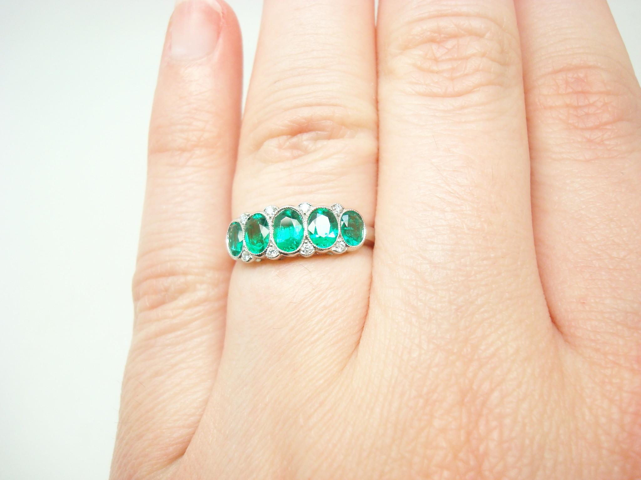 Fine Platinum Emerald Diamond Band Ring For Sale 1