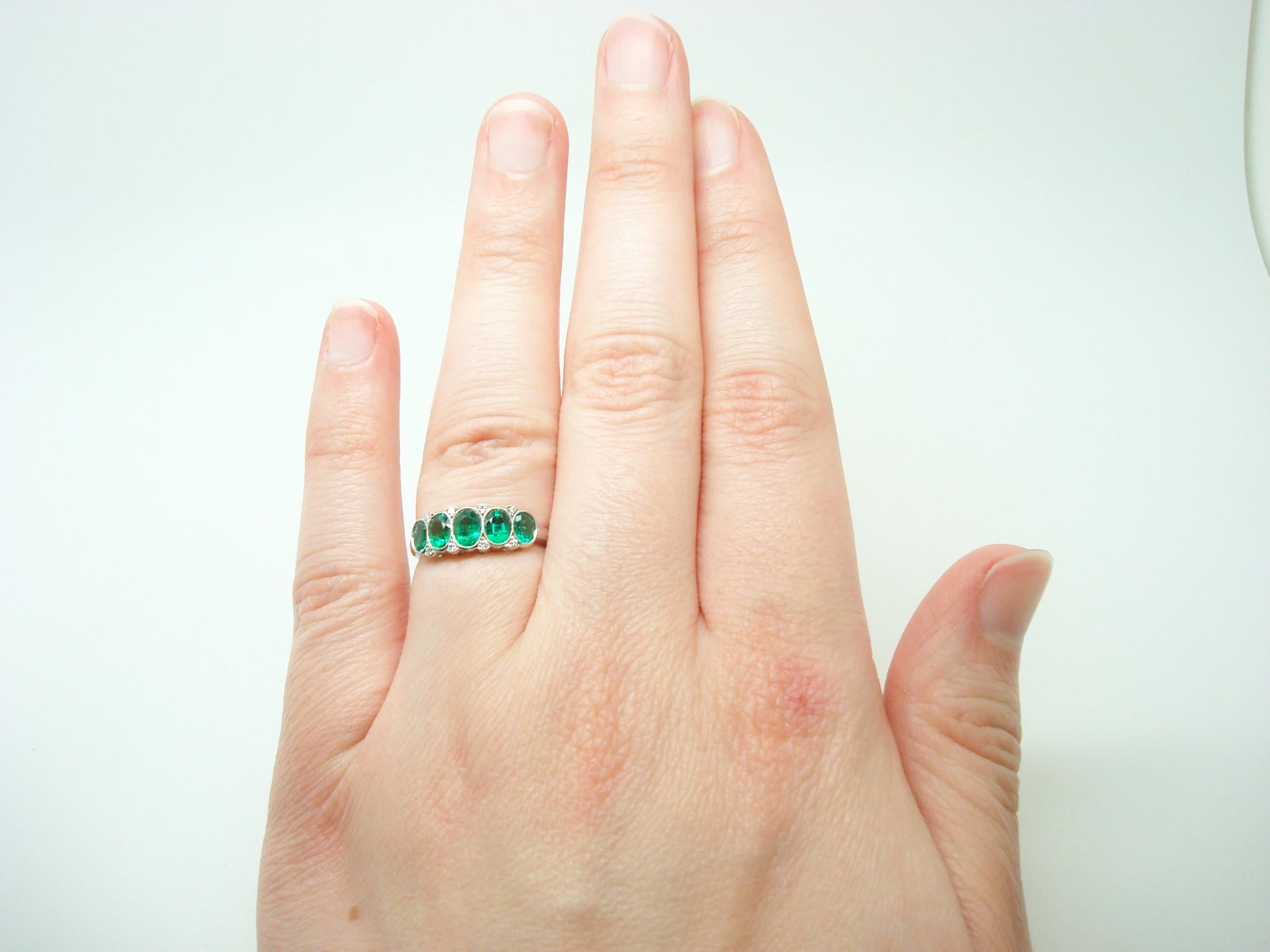 Fine Platinum Emerald Diamond Band Ring For Sale 2