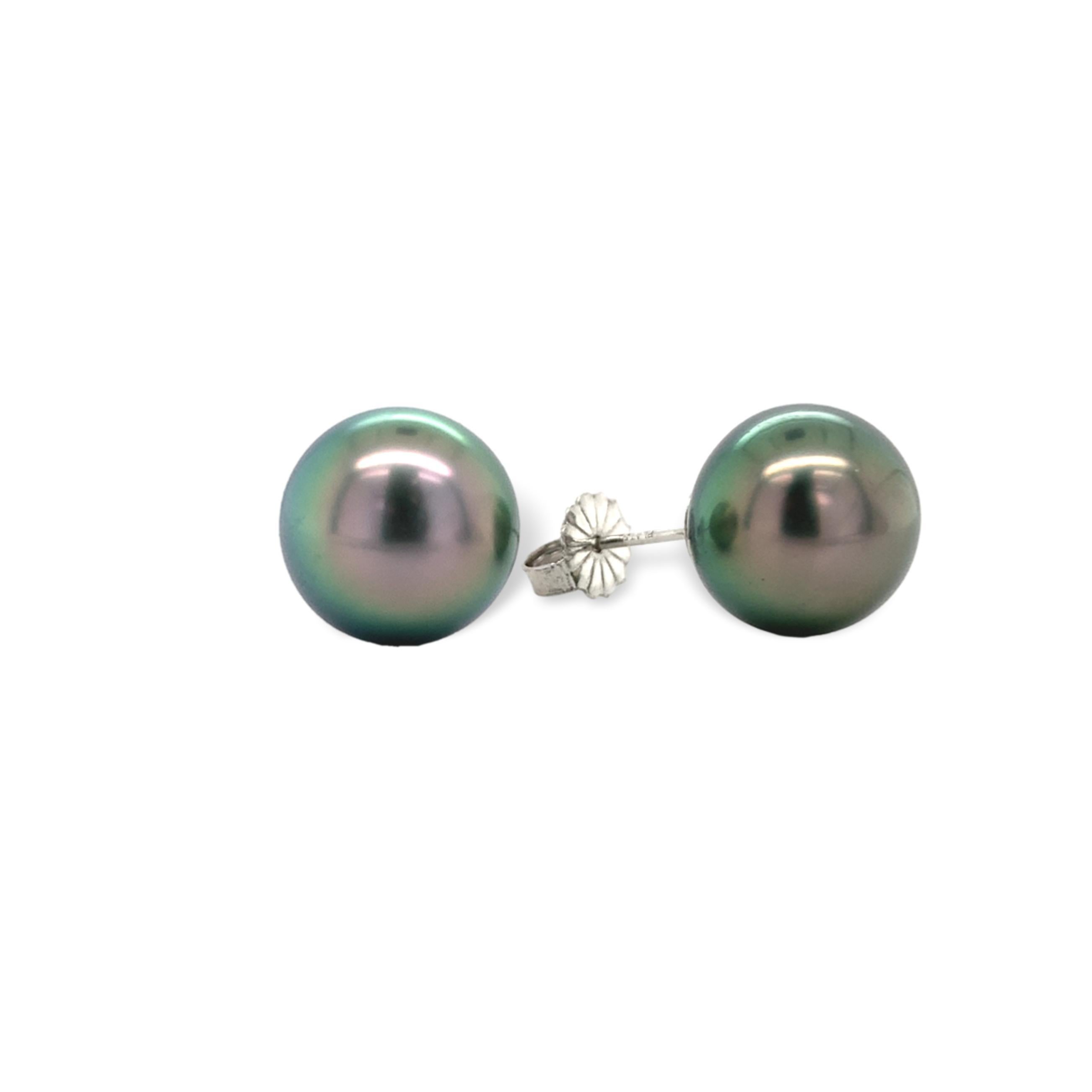 Fine Platinum Stud Earrings with 10.5mm Tahitian Pearls In New Condition For Sale In Big Bend, WI