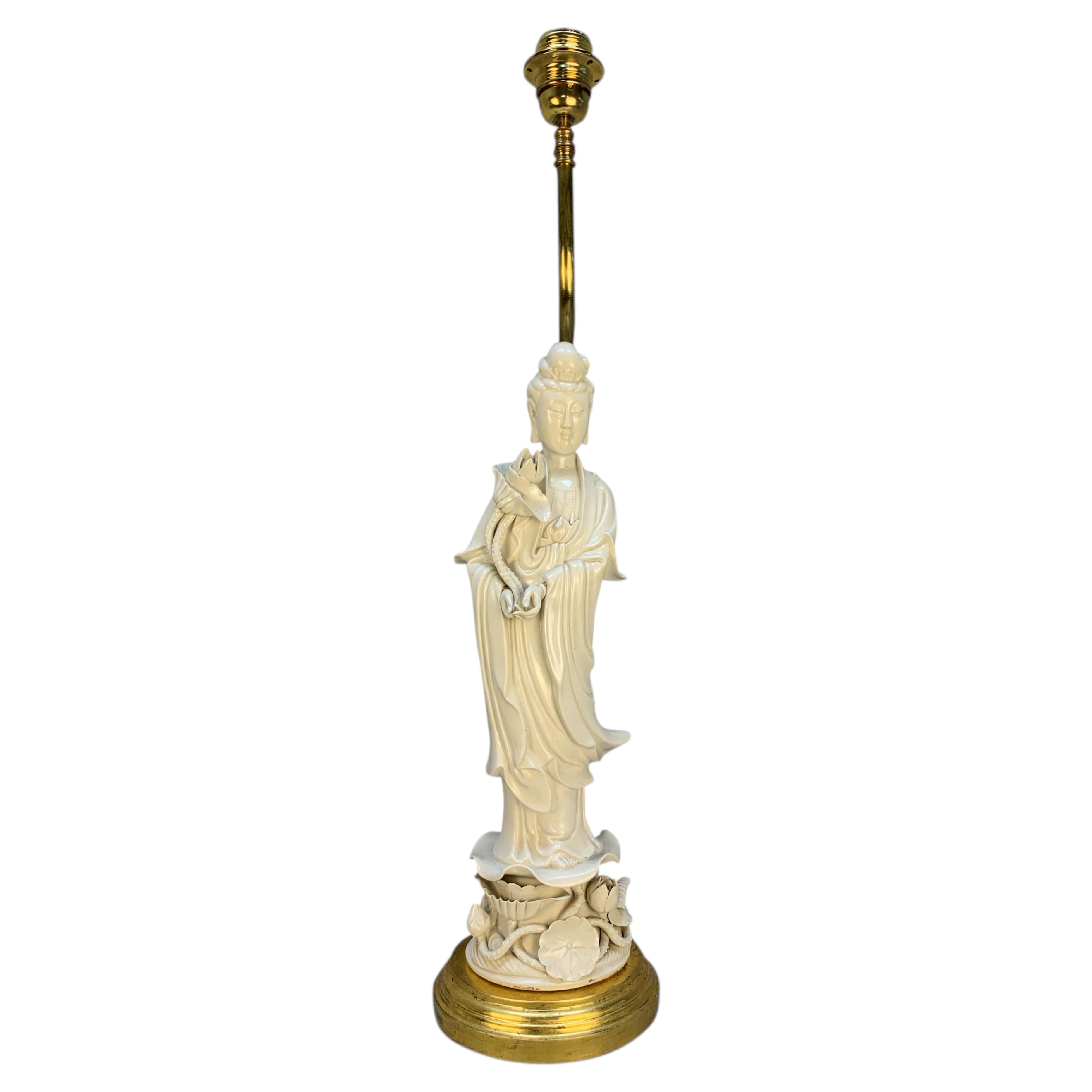 Lampe en porcelaine fine Blanc De Chine en vente