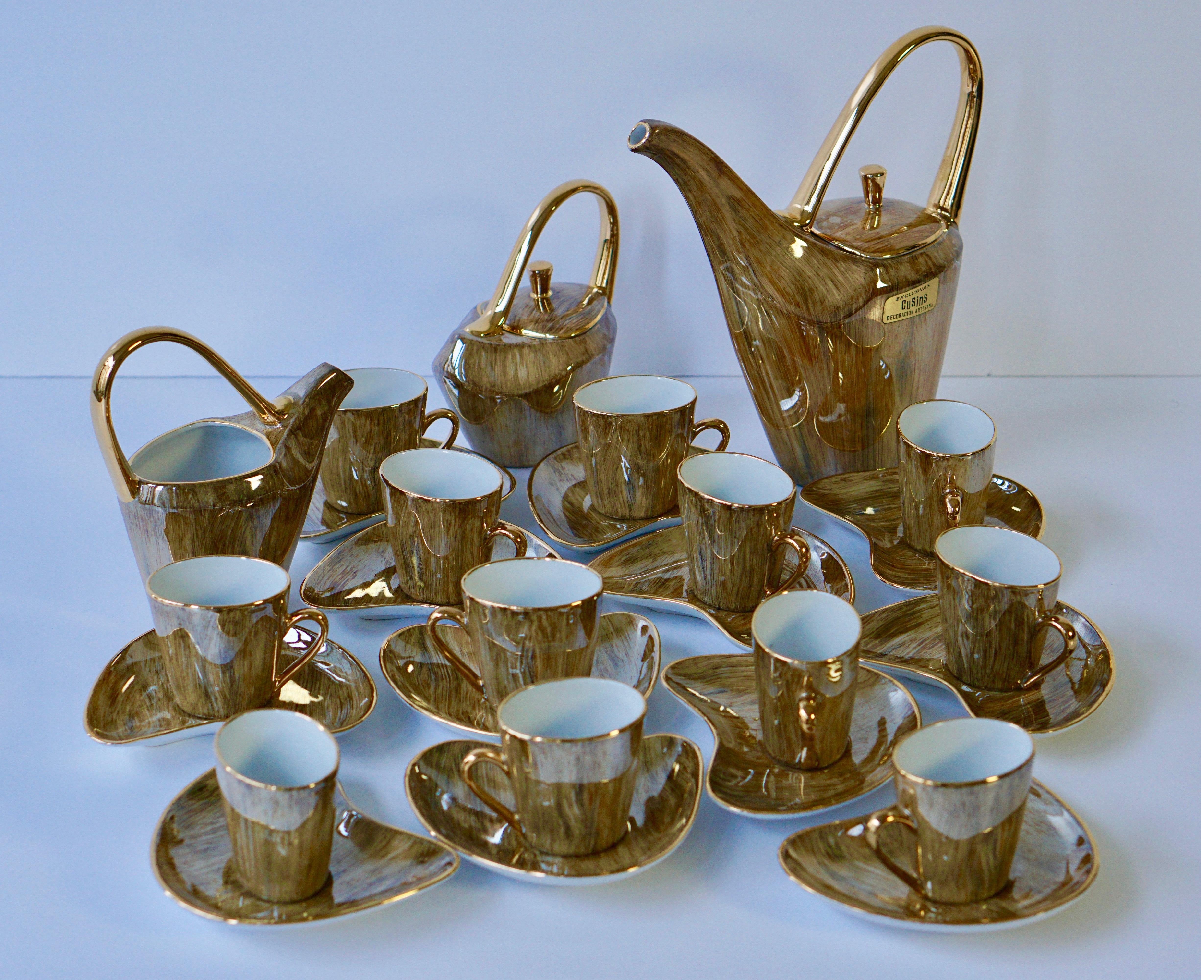 Tee- und Kaffeeset aus feinem Porzellan im Angebot 8